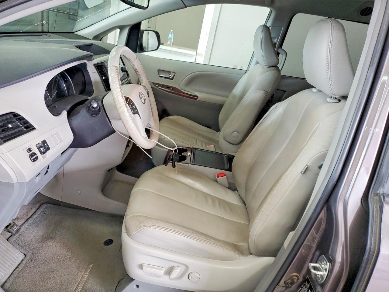 2014 Toyota Sienna Xle 8-passenger Gray vin: 5TDYK3DC4ES461631