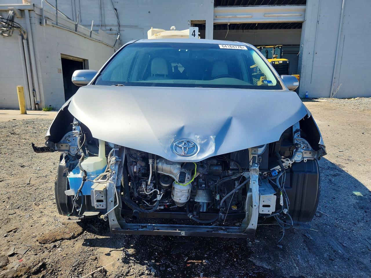 2014 Toyota Sienna Limited 7-passenger Silver vin: 5TDYK3DC4ES467462