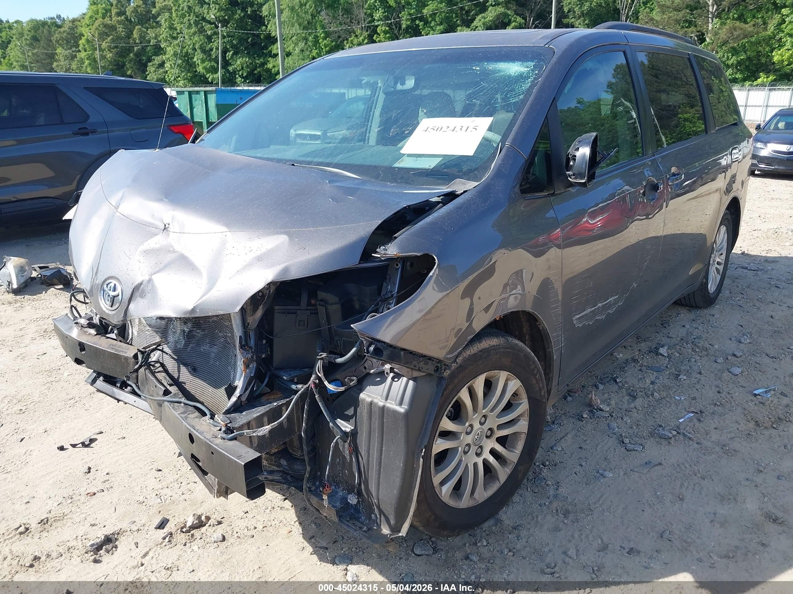 2014 Toyota Sienna Xle V6 8 Passenger Gray vin: 5TDYK3DC4ES476890