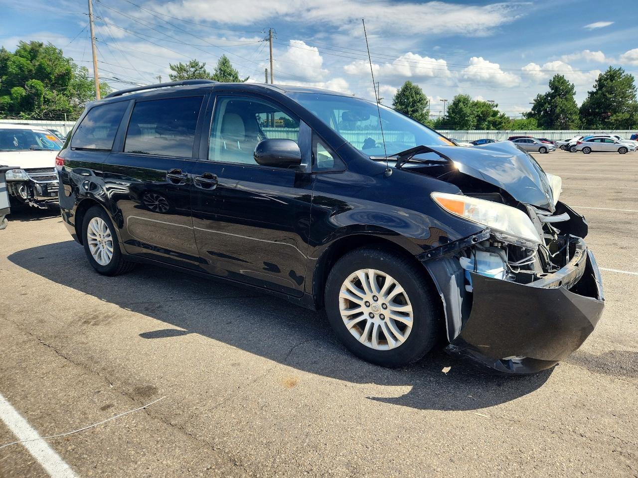 2014 Toyota Sienna Xle 8-passenger Black vin: 5TDYK3DC4ES483242