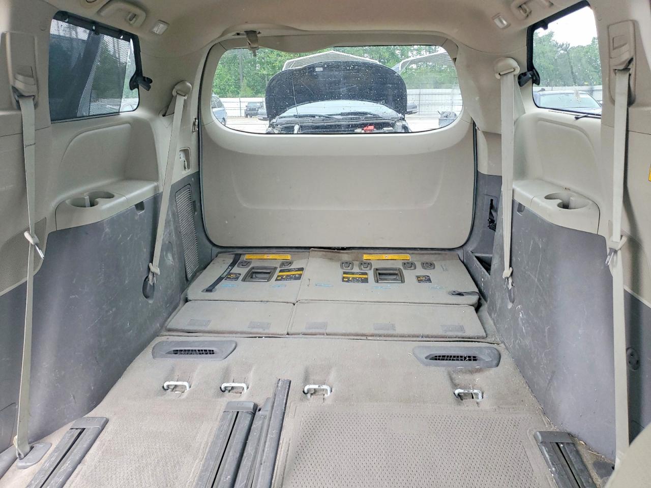 2014 Toyota Sienna Xle 8-passenger White vin: 5TDYK3DC4ES503182