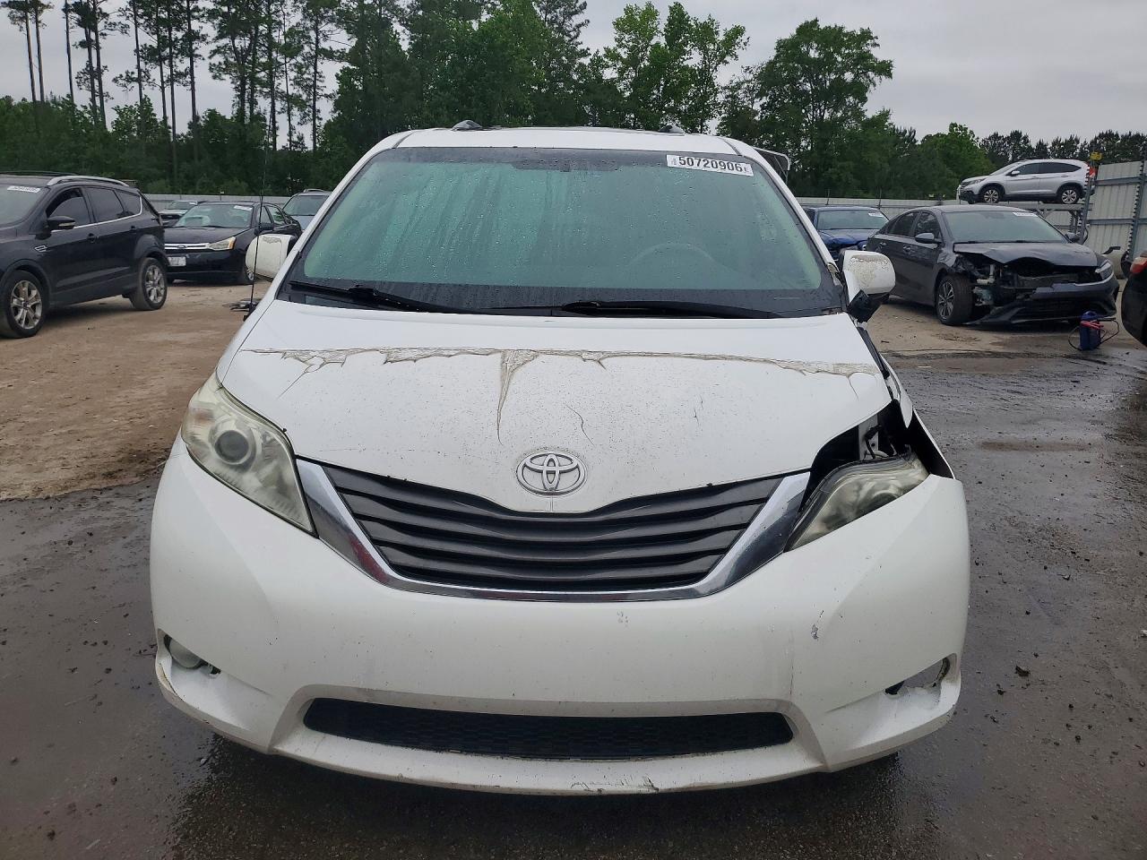 2014 Toyota Sienna Xle 8-passenger White vin: 5TDYK3DC4ES503182