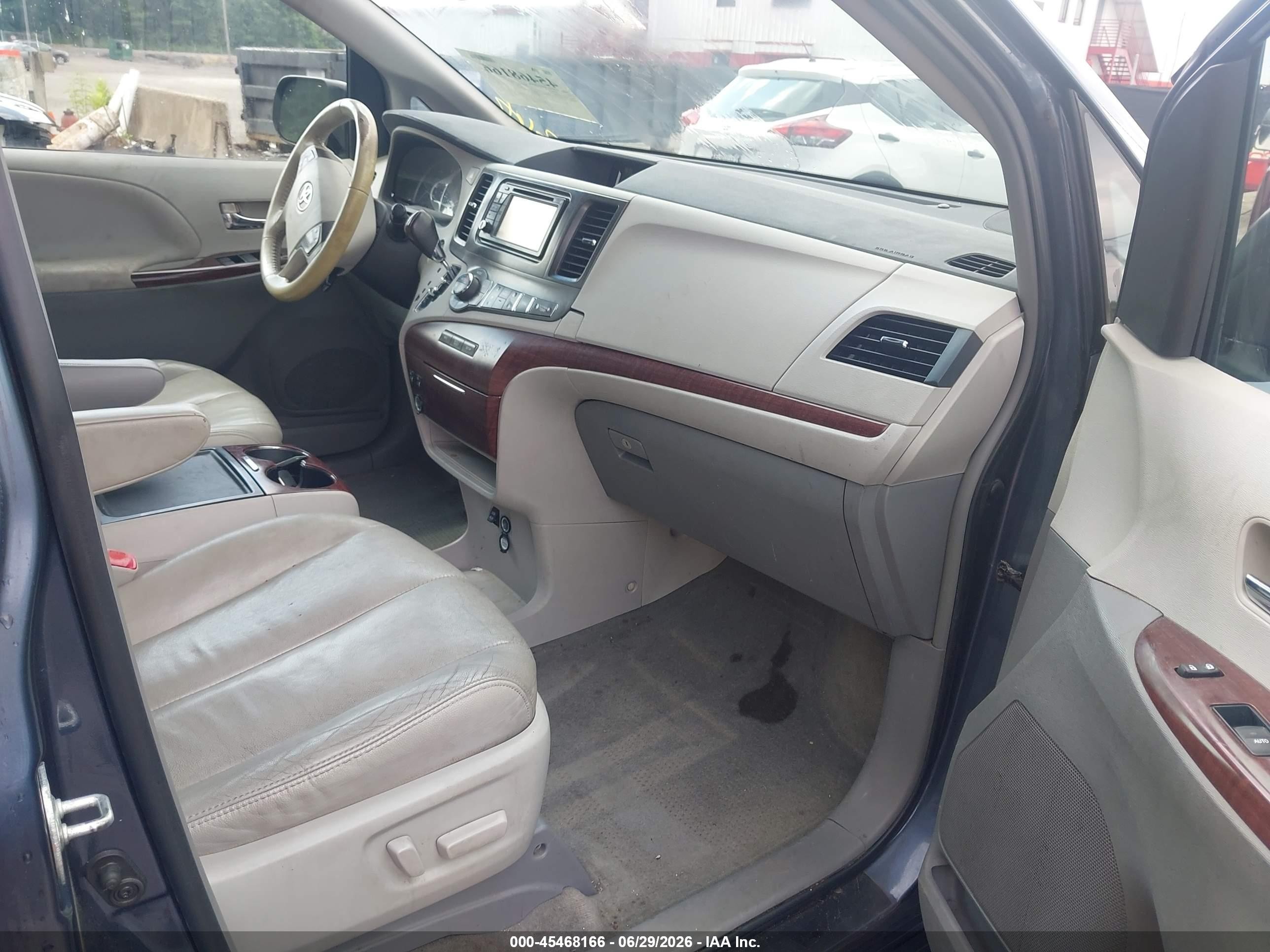 2014 Toyota Sienna Xle V6 8 Passenger Blue vin: 5TDYK3DC4ES518233