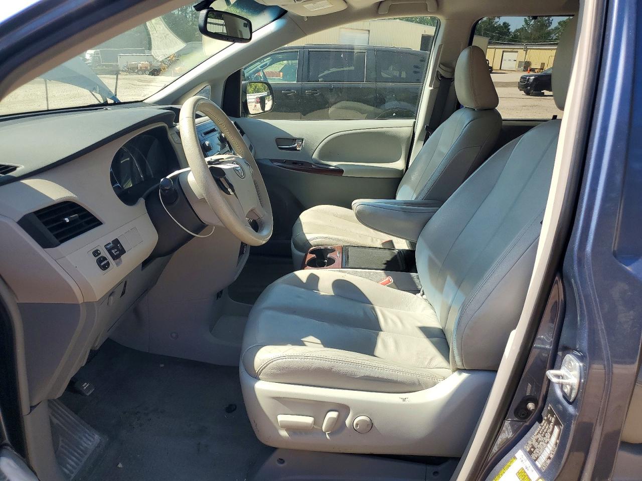 2014 Toyota Sienna Xle 8-passenger Blue vin: 5TDYK3DC4ES520628