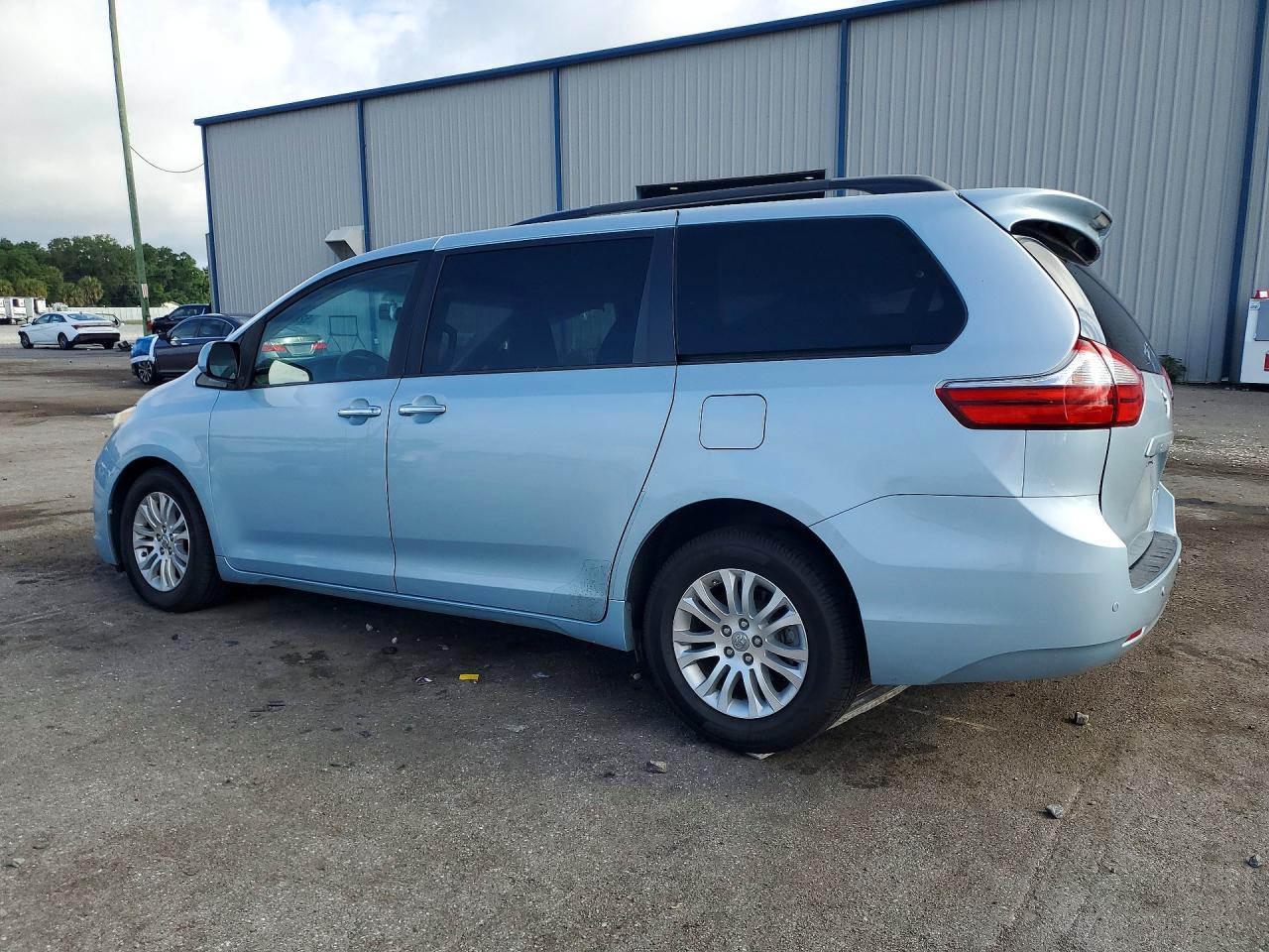 2015 Toyota Sienna Xle 8-passenger Blue vin: 5TDYK3DC4FS530027