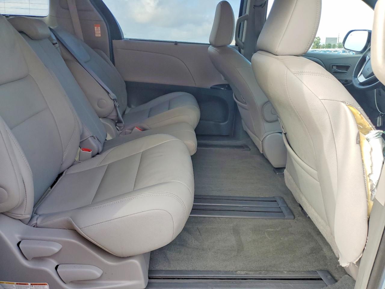 2015 Toyota Sienna Xle 8-passenger Blue vin: 5TDYK3DC4FS530027
