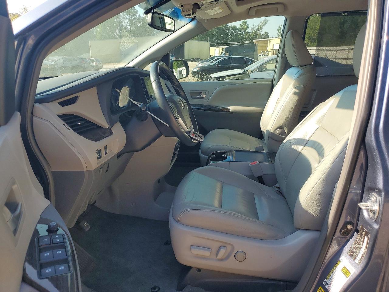 2015 Toyota Sienna Xle 8-passenger Blue vin: 5TDYK3DC4FS532585