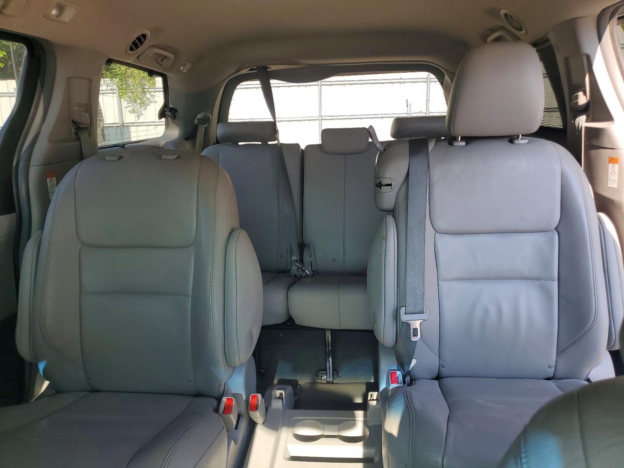 2015 Toyota Sienna Xle 8-passenger Blue vin: 5TDYK3DC4FS532585