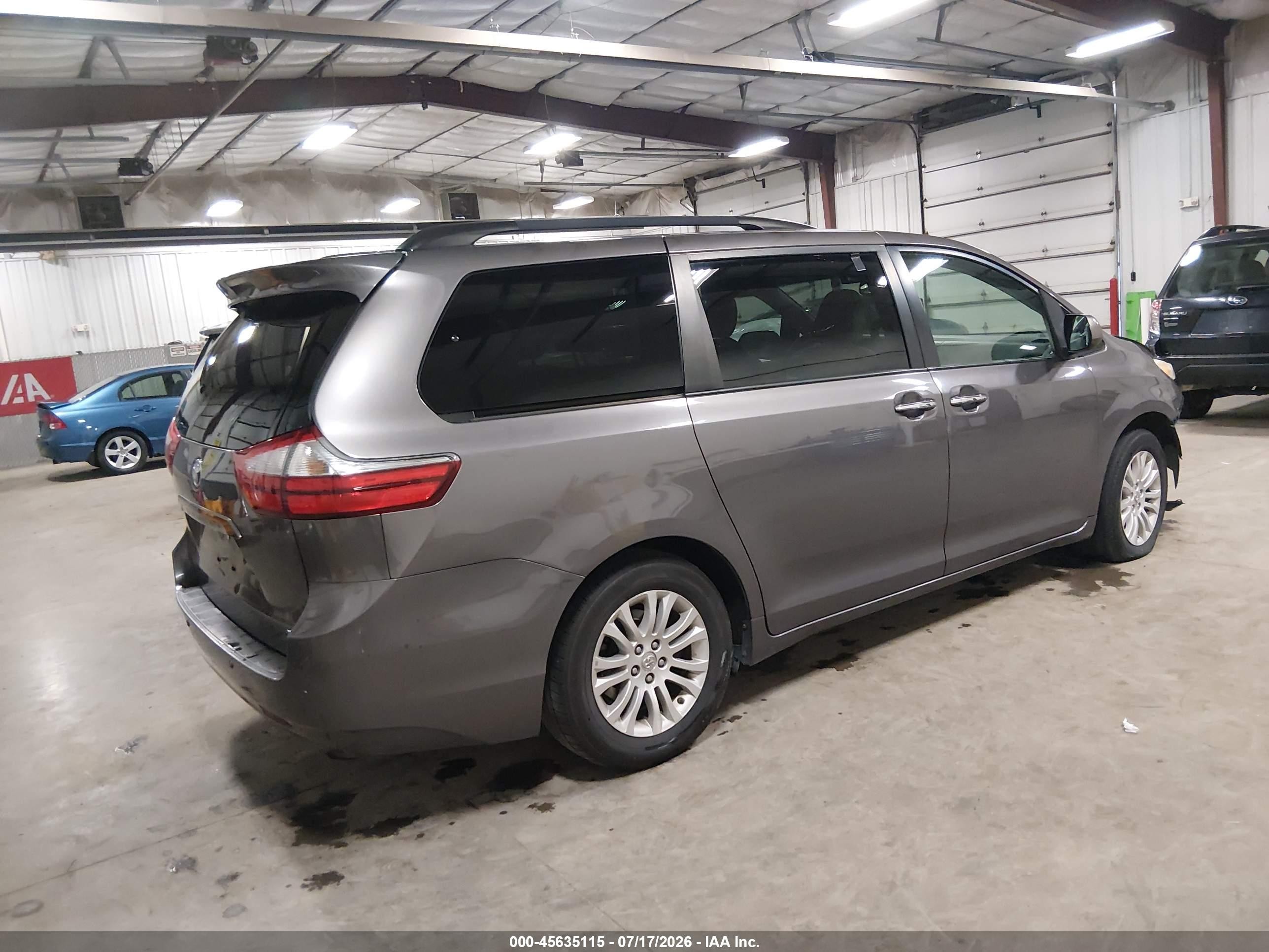 2015 Toyota Sienna Xle Premium 8 Passenger Gray vin: 5TDYK3DC4FS533297