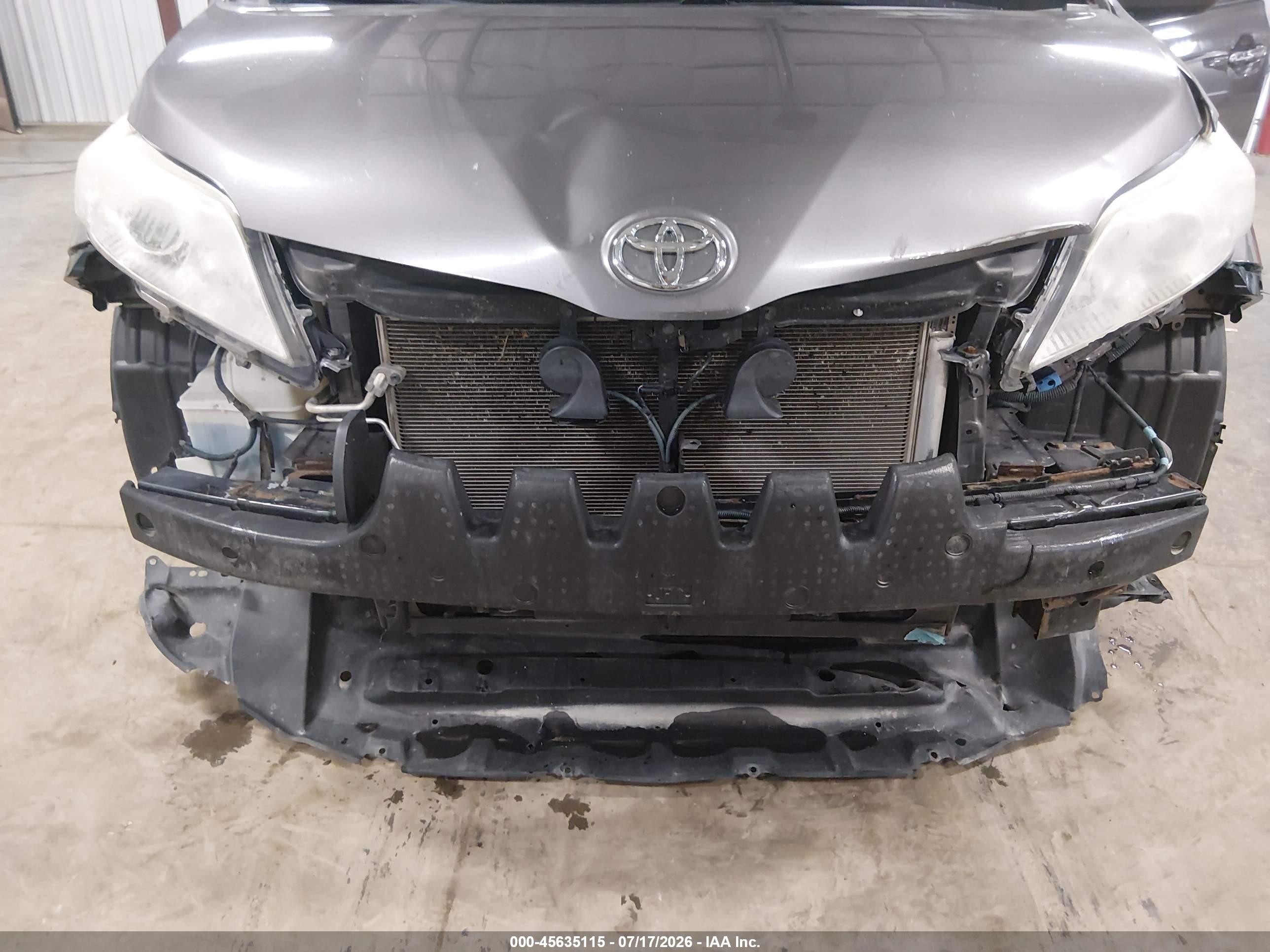 2015 Toyota Sienna Xle Premium 8 Passenger Gray vin: 5TDYK3DC4FS533297