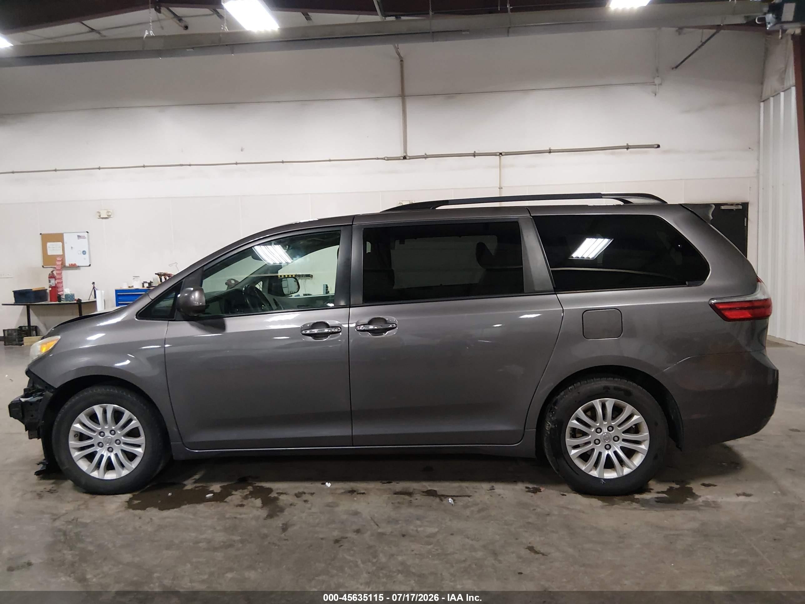 2015 Toyota Sienna Xle Premium 8 Passenger Gray vin: 5TDYK3DC4FS533297