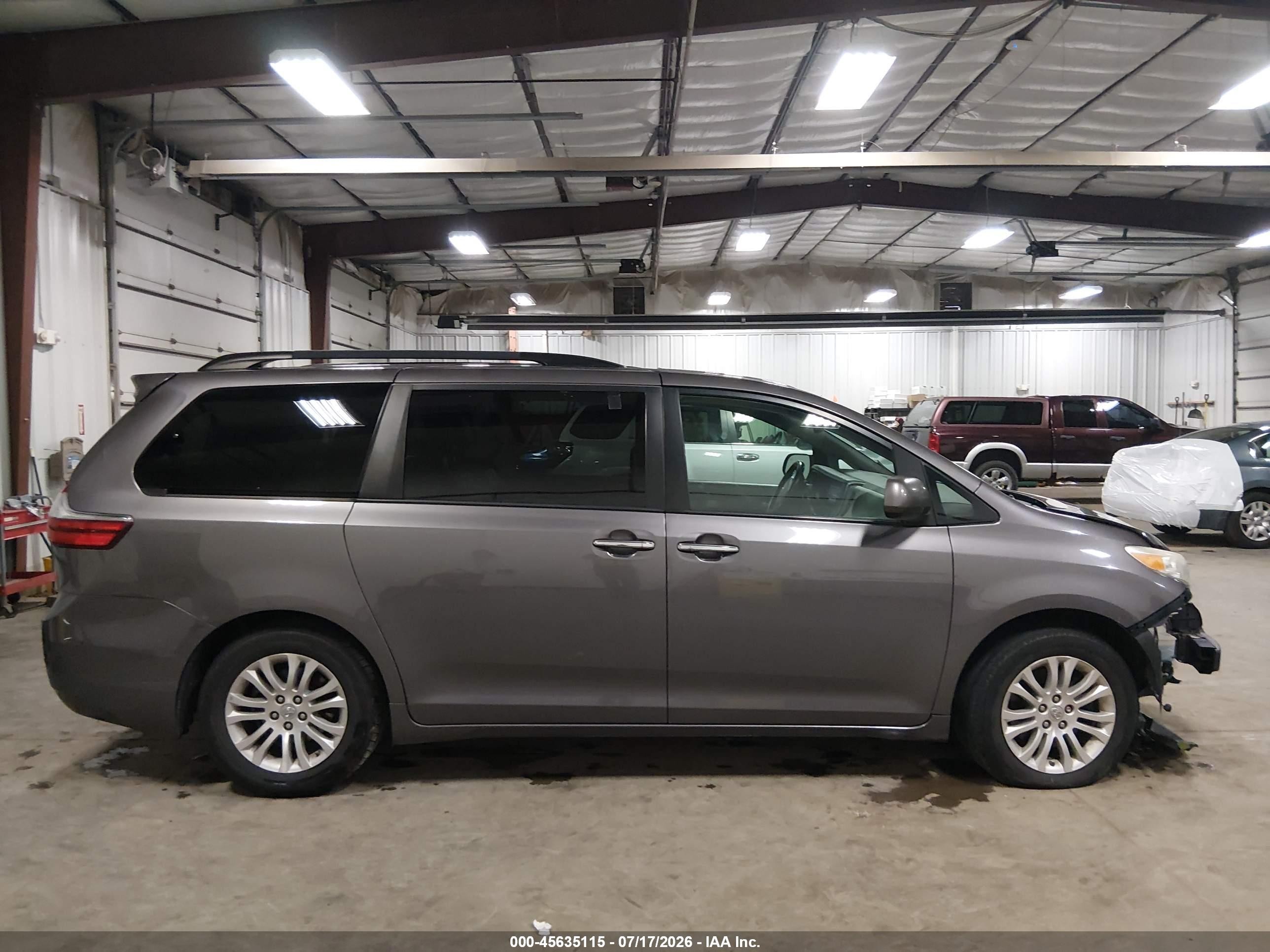 2015 Toyota Sienna Xle Premium 8 Passenger Gray vin: 5TDYK3DC4FS533297