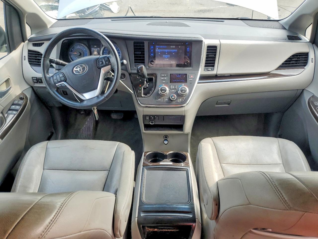 2015 Toyota Sienna Xle 8-passenger Серебряный vin: 5TDYK3DC4FS537480