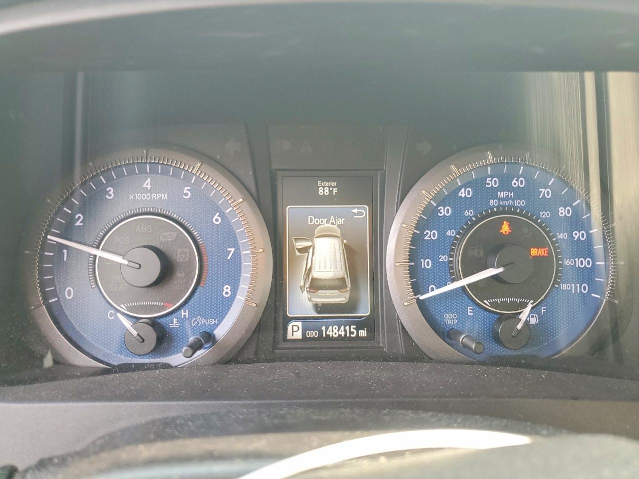 2015 Toyota Sienna Xle 8-passenger Серебряный vin: 5TDYK3DC4FS537480