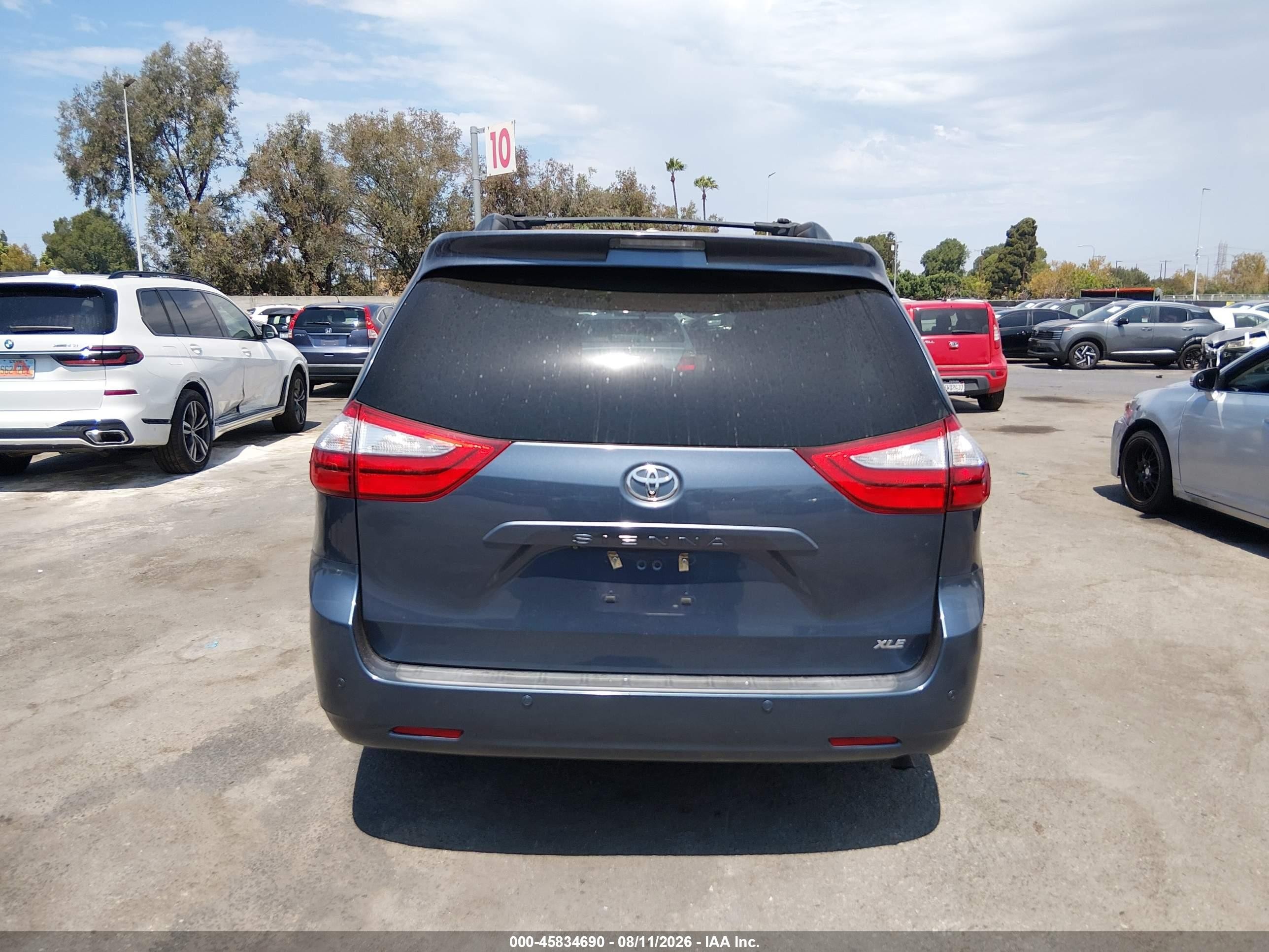 2015 Toyota Sienna Xle 8 Passenger Blue vin: 5TDYK3DC4FS556496