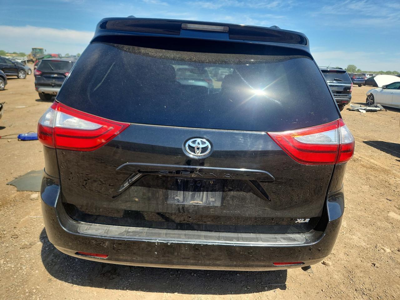 2015 Toyota Sienna Black vin: 5TDYK3DC4FS561147