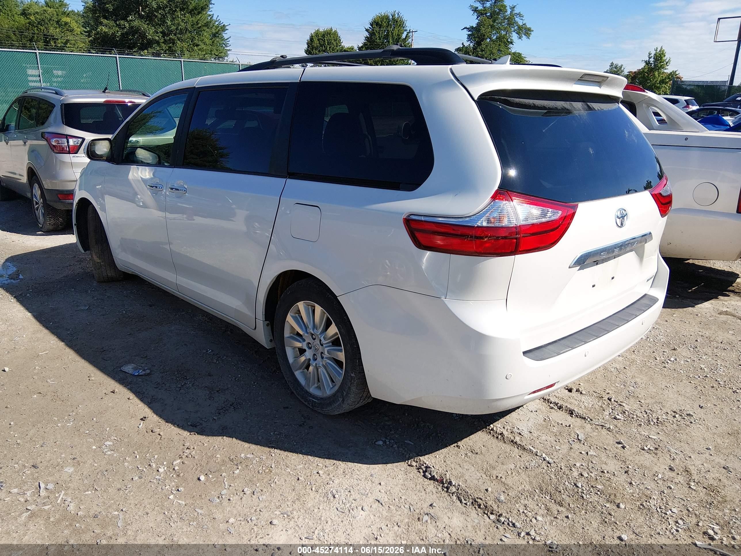 2015 Toyota Sienna Limited Premium 7 Passenger White vin: 5TDYK3DC4FS571080