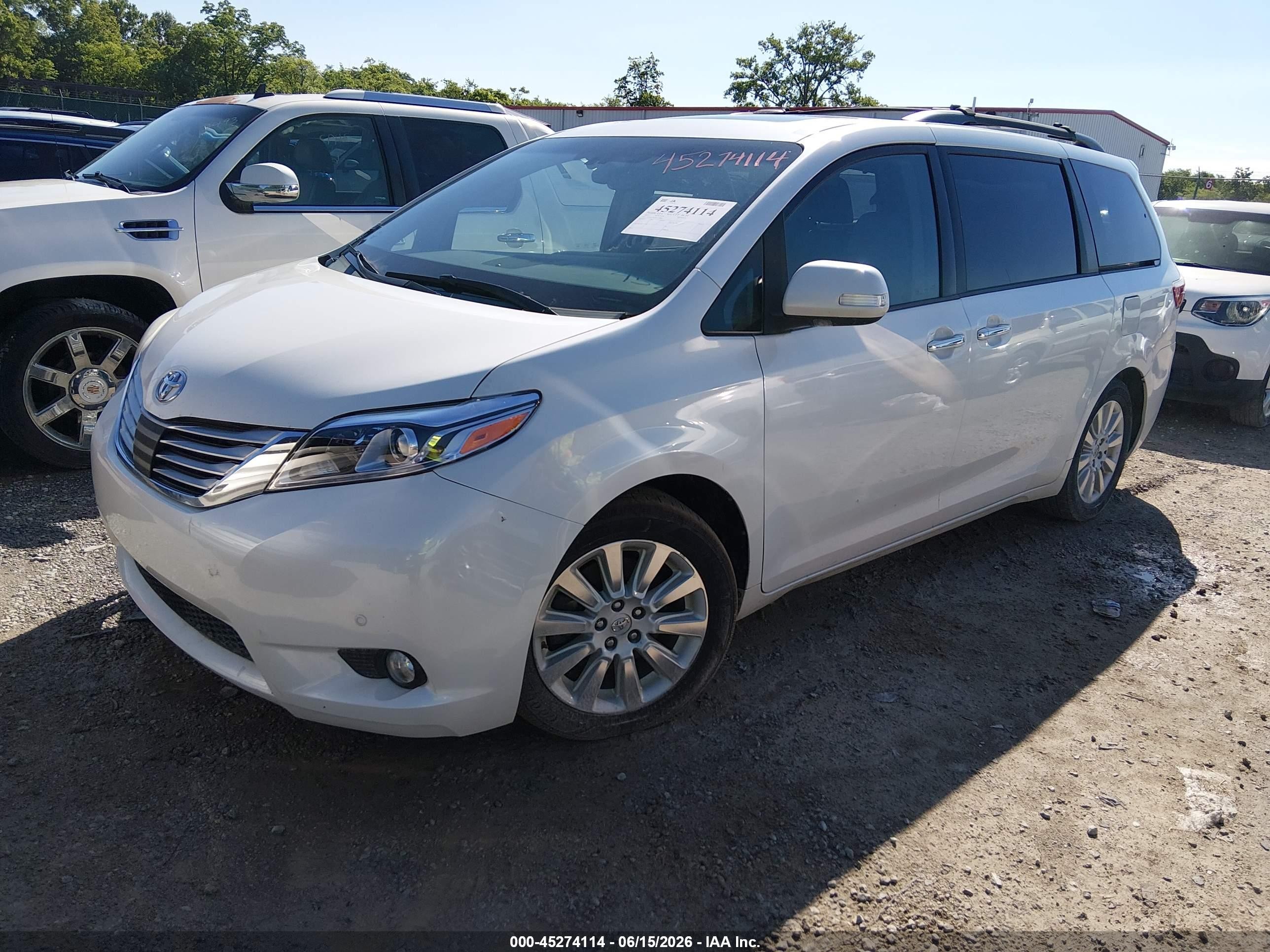 2015 Toyota Sienna Limited Premium 7 Passenger White vin: 5TDYK3DC4FS571080