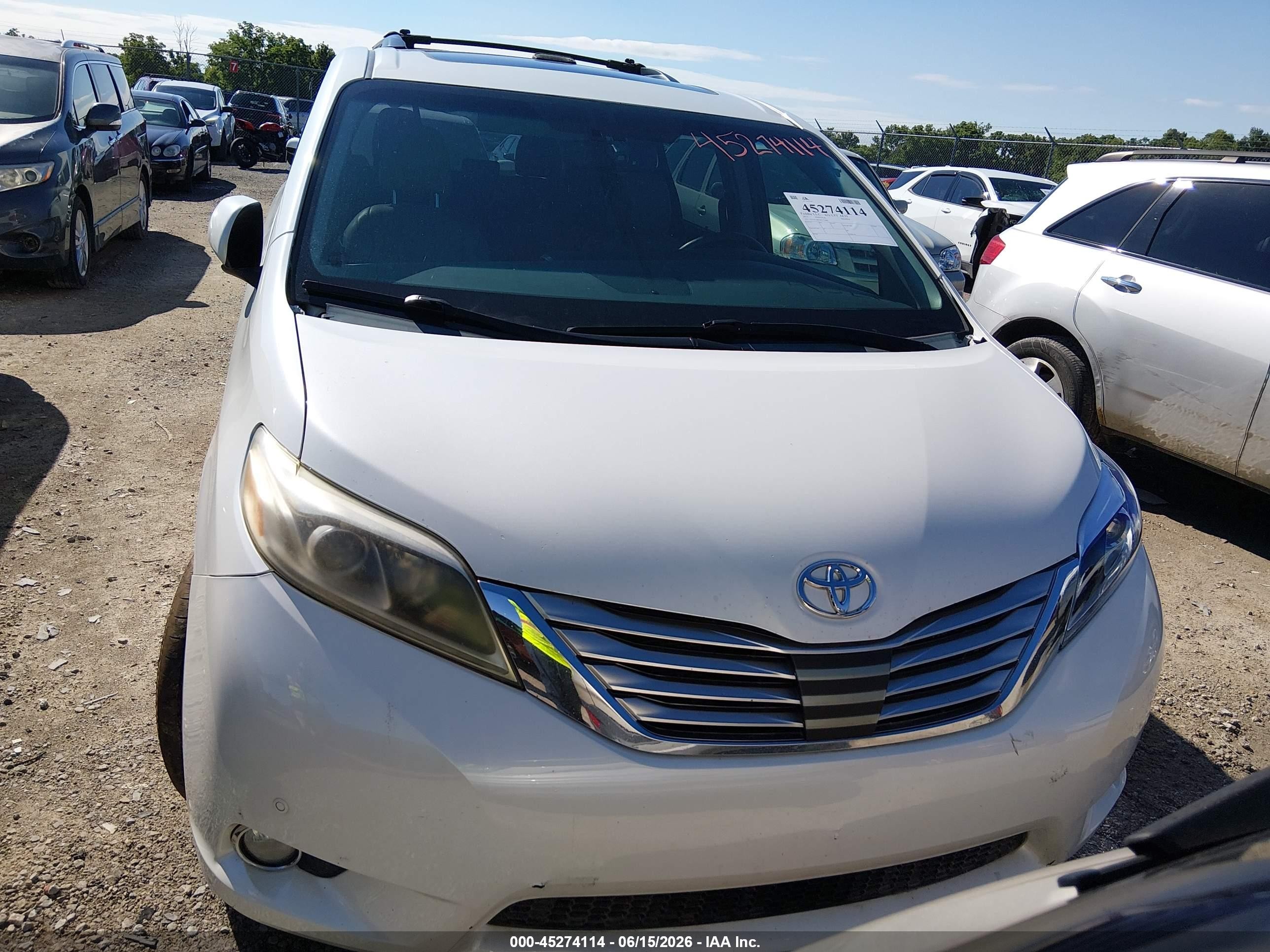 2015 Toyota Sienna Limited Premium 7 Passenger White vin: 5TDYK3DC4FS571080