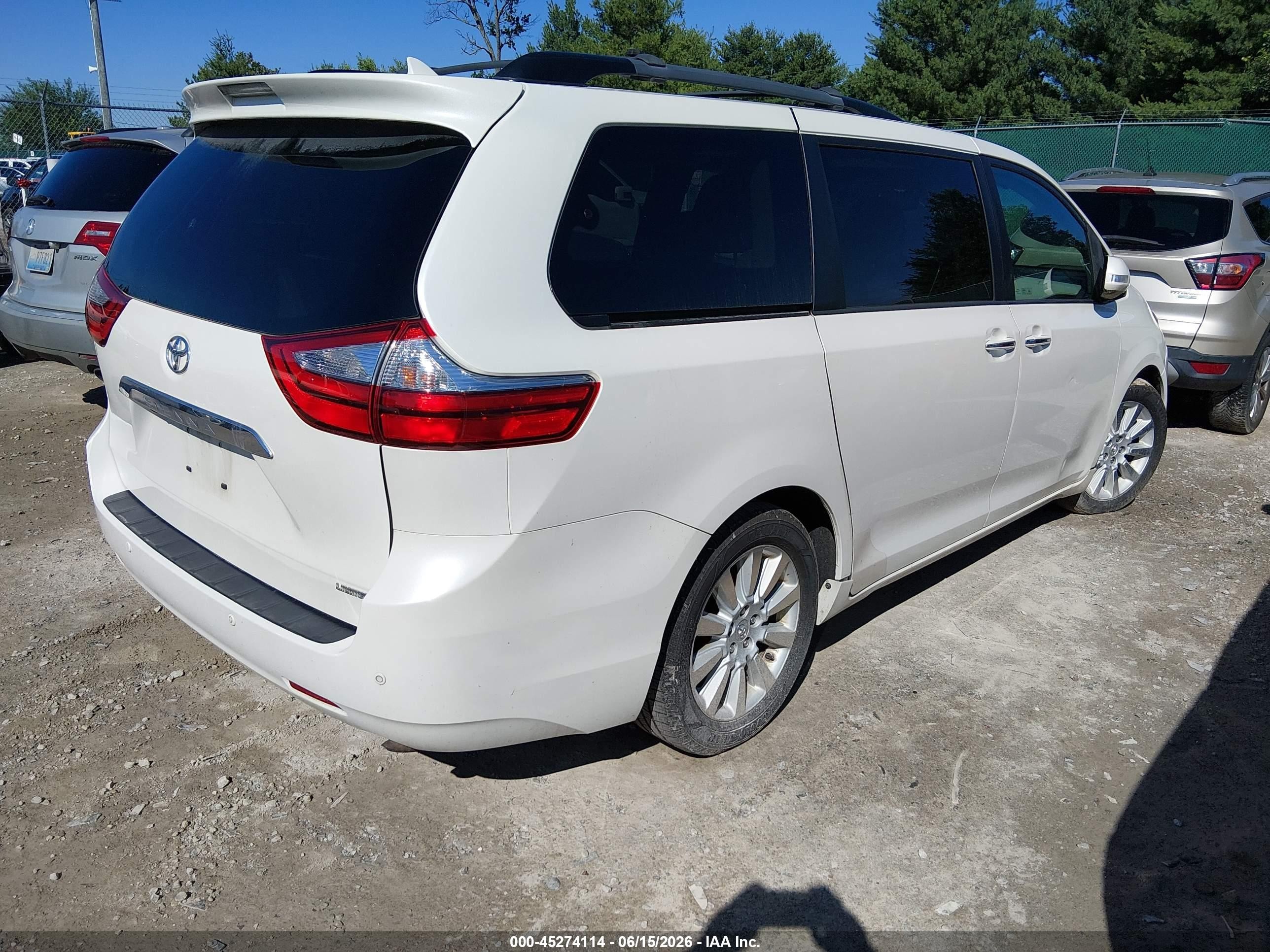 2015 Toyota Sienna Limited Premium 7 Passenger White vin: 5TDYK3DC4FS571080