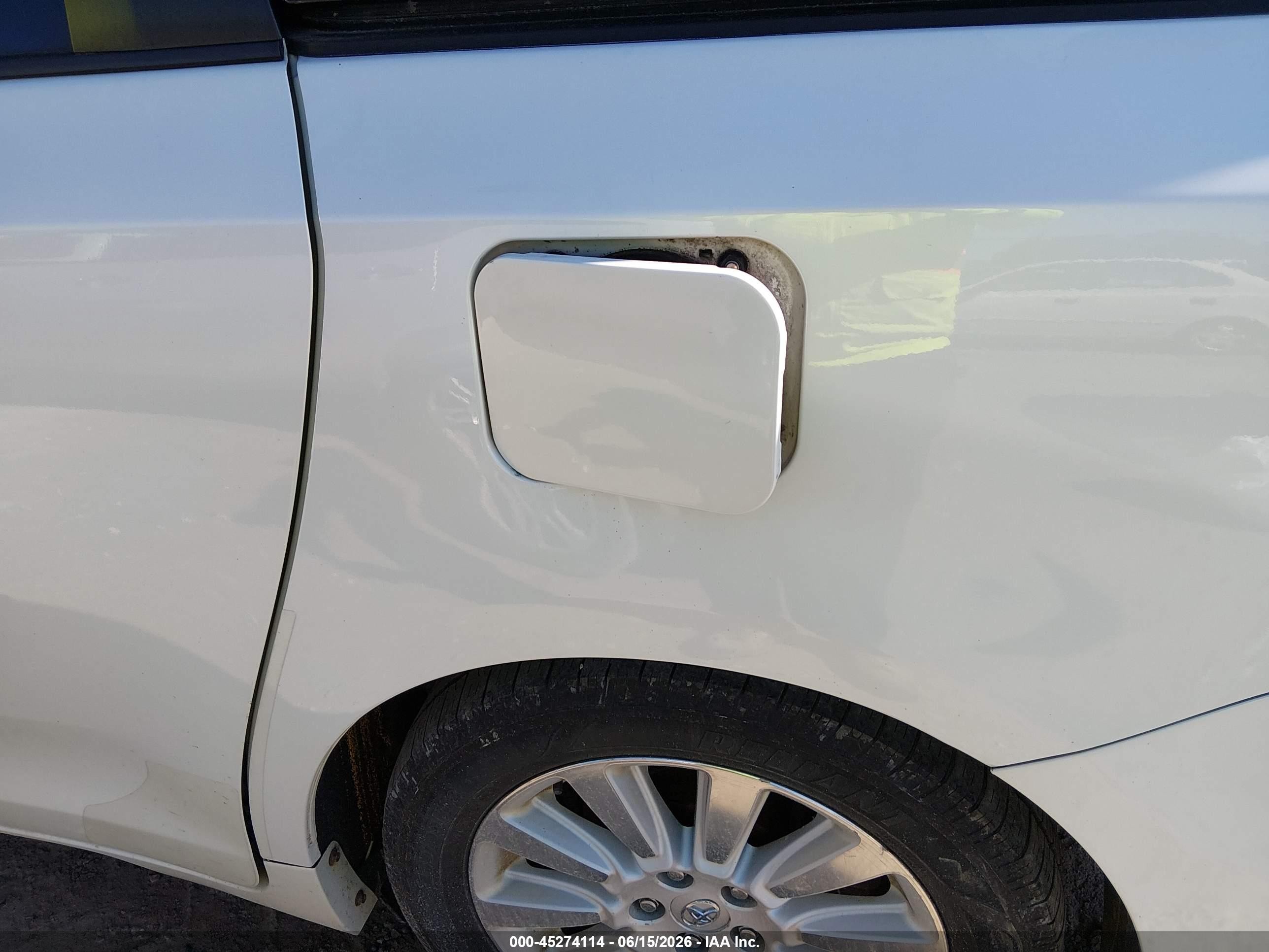 2015 Toyota Sienna Limited Premium 7 Passenger White vin: 5TDYK3DC4FS571080
