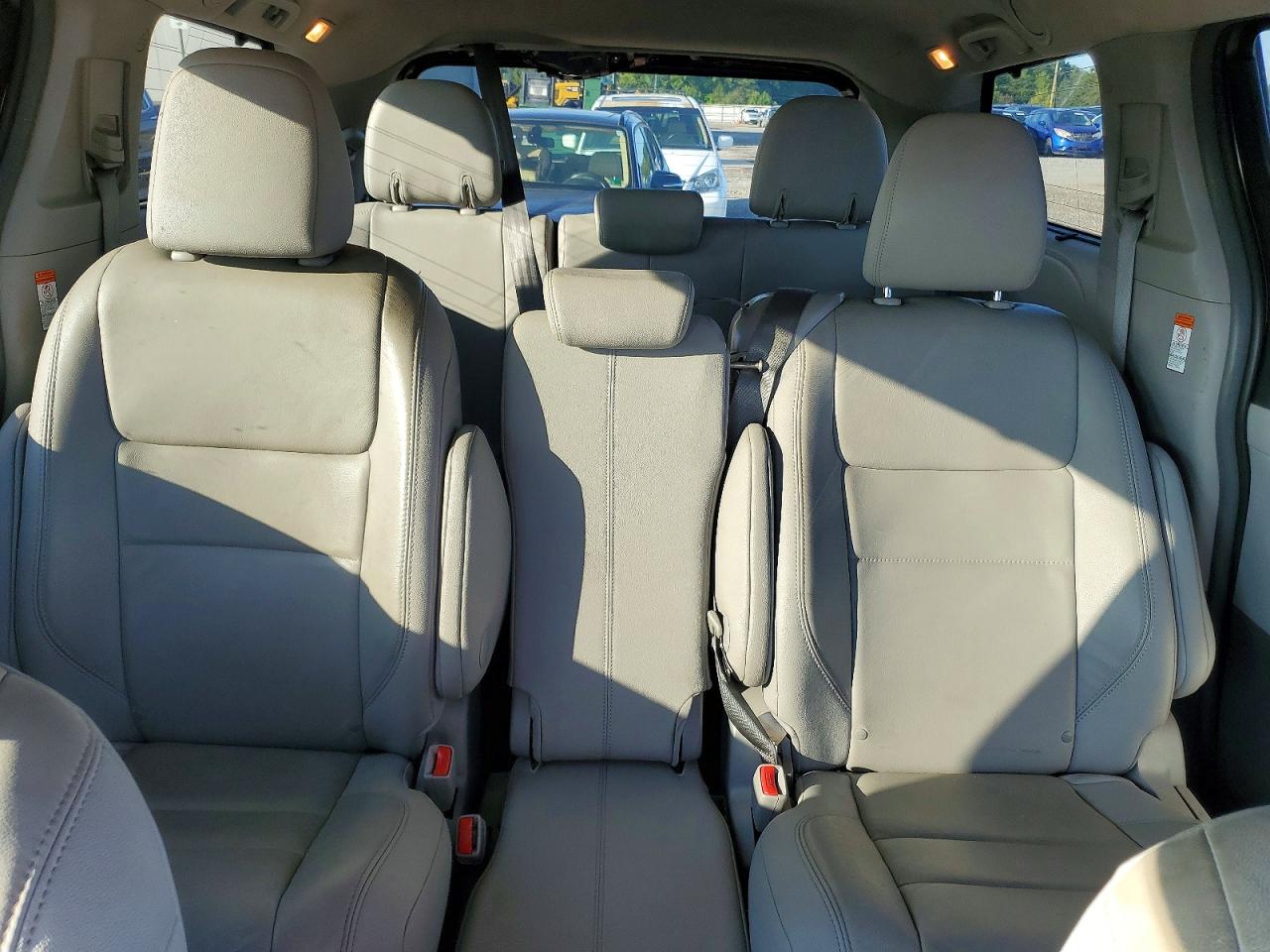 2015 Toyota Sienna Xle 8-passenger Gray vin: 5TDYK3DC4FS572181