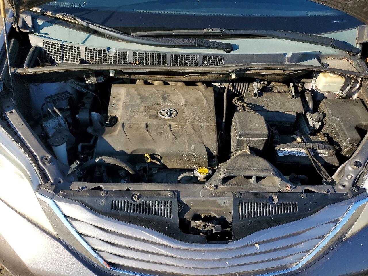 2015 Toyota Sienna Xle 8-passenger Gray vin: 5TDYK3DC4FS572181