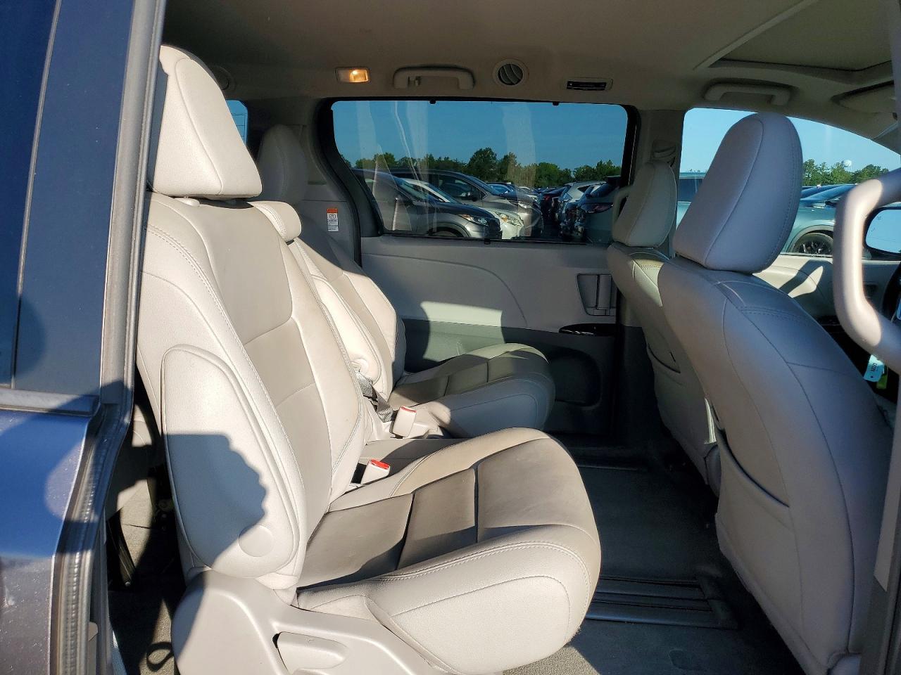2015 Toyota Sienna Xle 8-passenger Gray vin: 5TDYK3DC4FS572181