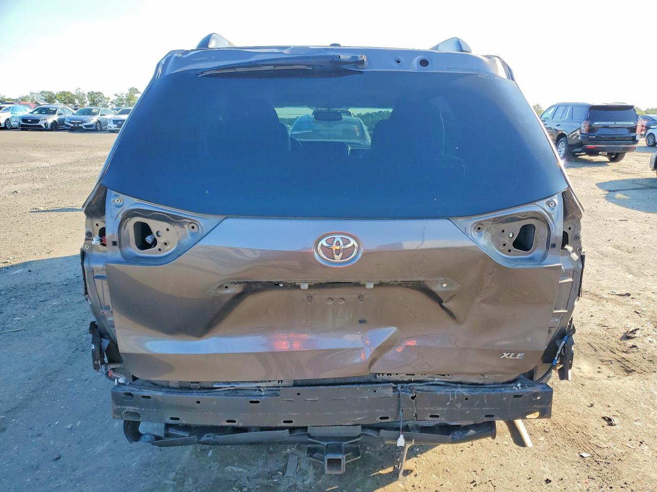 2015 Toyota Sienna Xle 8-passenger Gray vin: 5TDYK3DC4FS572181