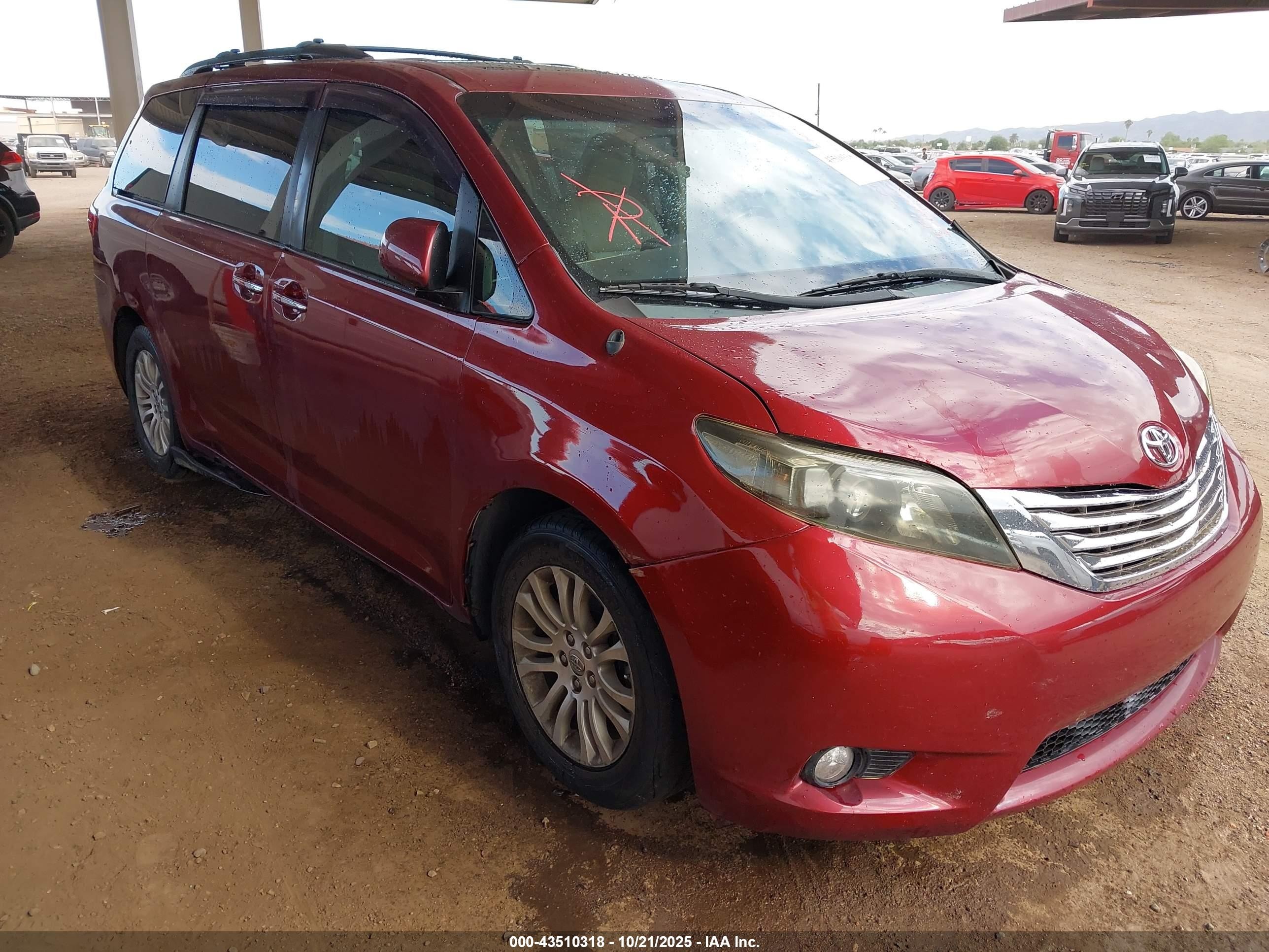 2015 Toyota Sienna Xle 8 Passenger Red vin: 5TDYK3DC4FS575226