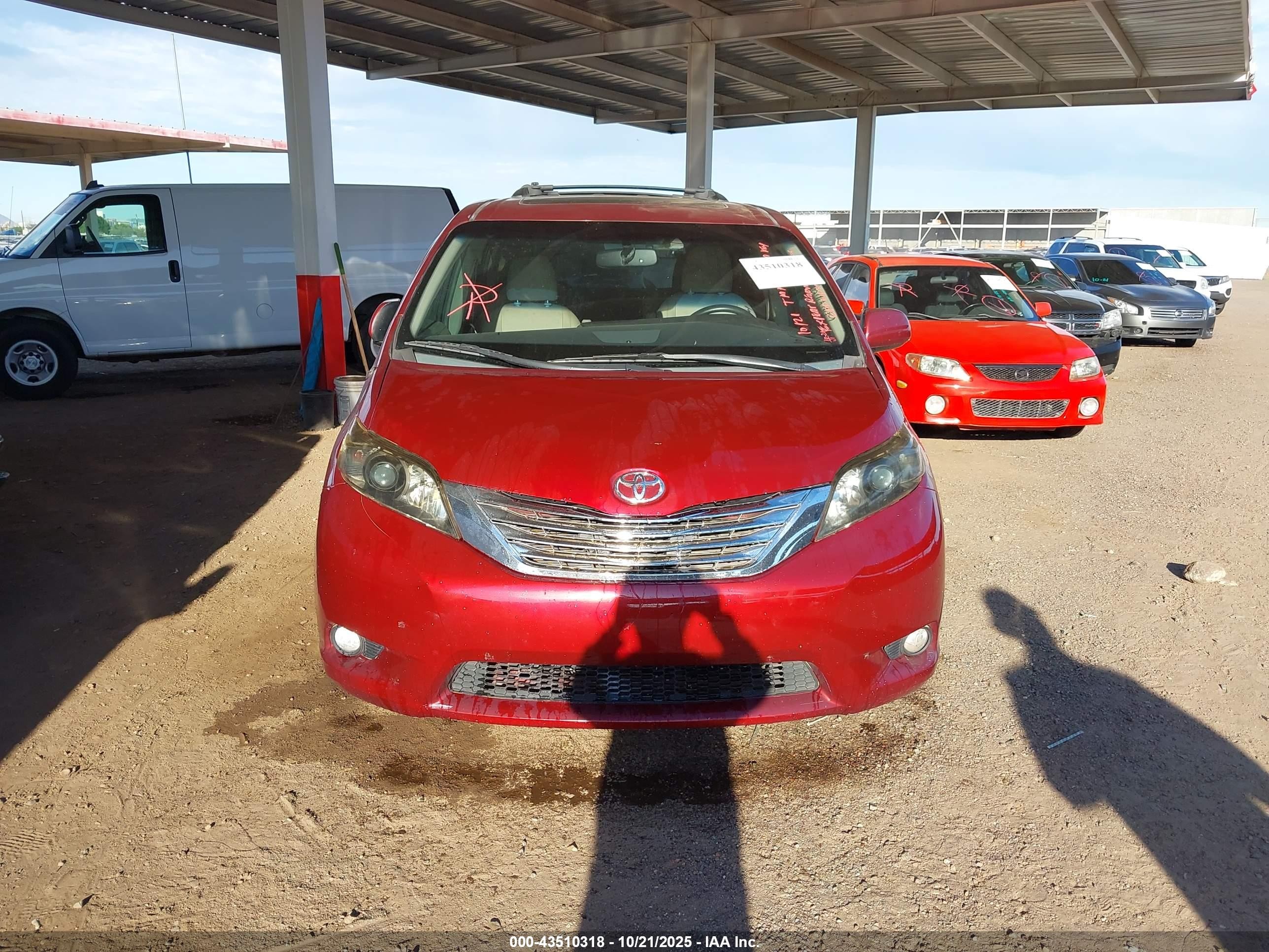 2015 Toyota Sienna Xle 8 Passenger Red vin: 5TDYK3DC4FS575226