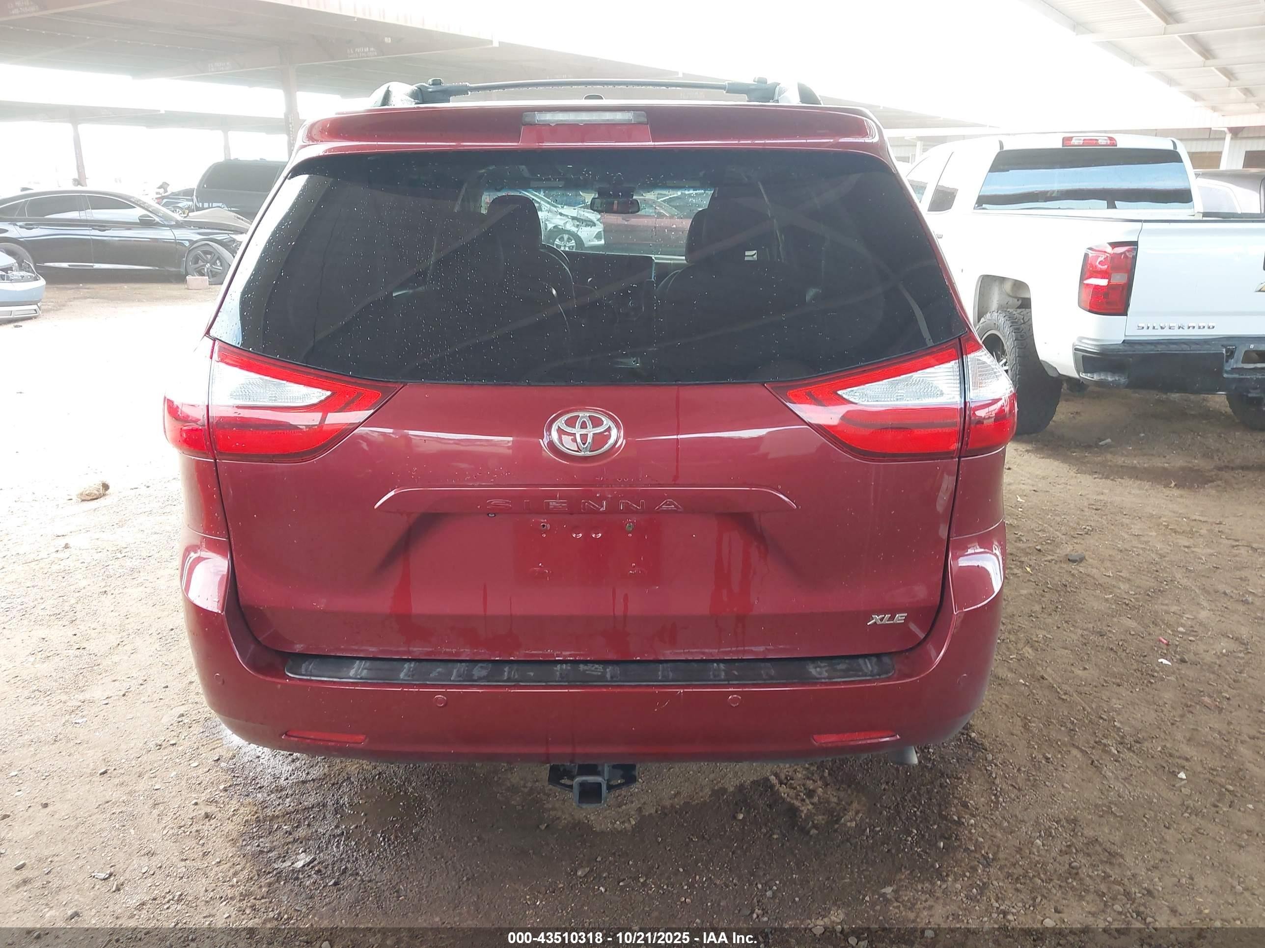 2015 Toyota Sienna Xle 8 Passenger Red vin: 5TDYK3DC4FS575226