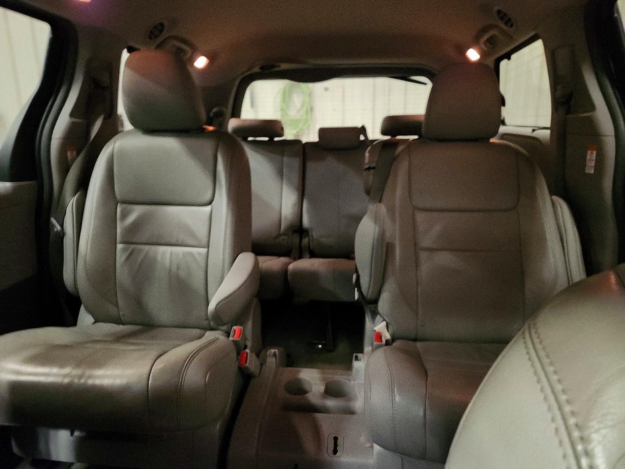2015 Toyota Sienna Teal vin: 5TDYK3DC4FS575565