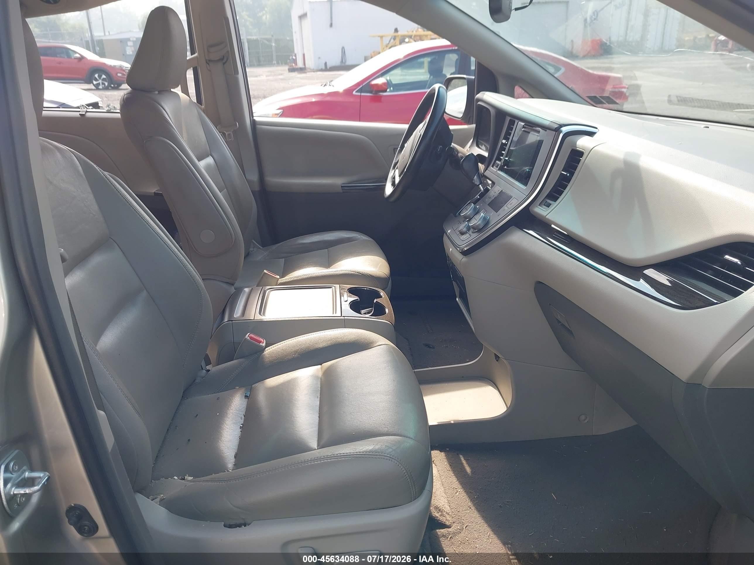 2015 Toyota Sienna Xle 8 Passenger Gold vin: 5TDYK3DC4FS588297