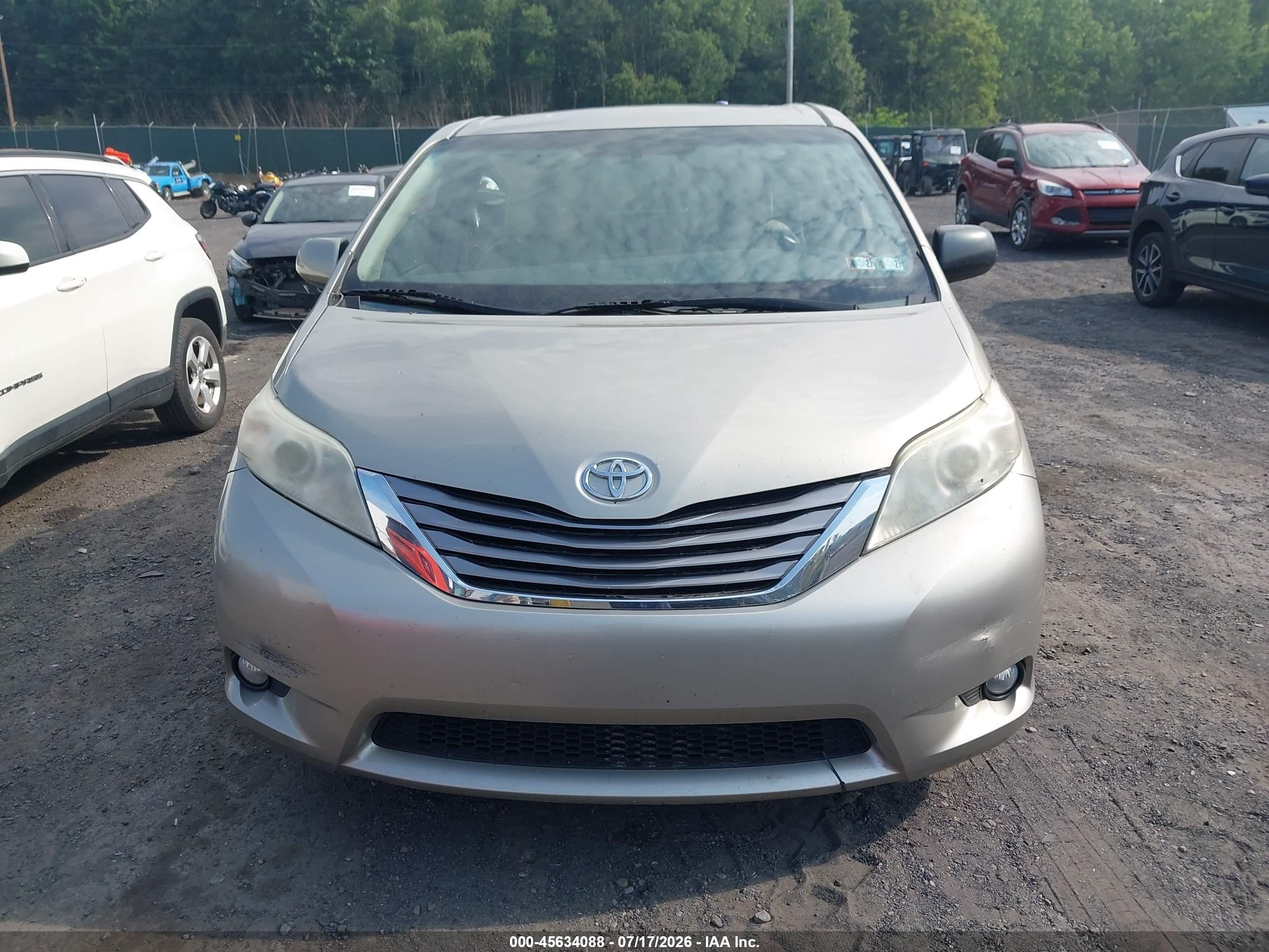 2015 Toyota Sienna Xle 8 Passenger Gold vin: 5TDYK3DC4FS588297