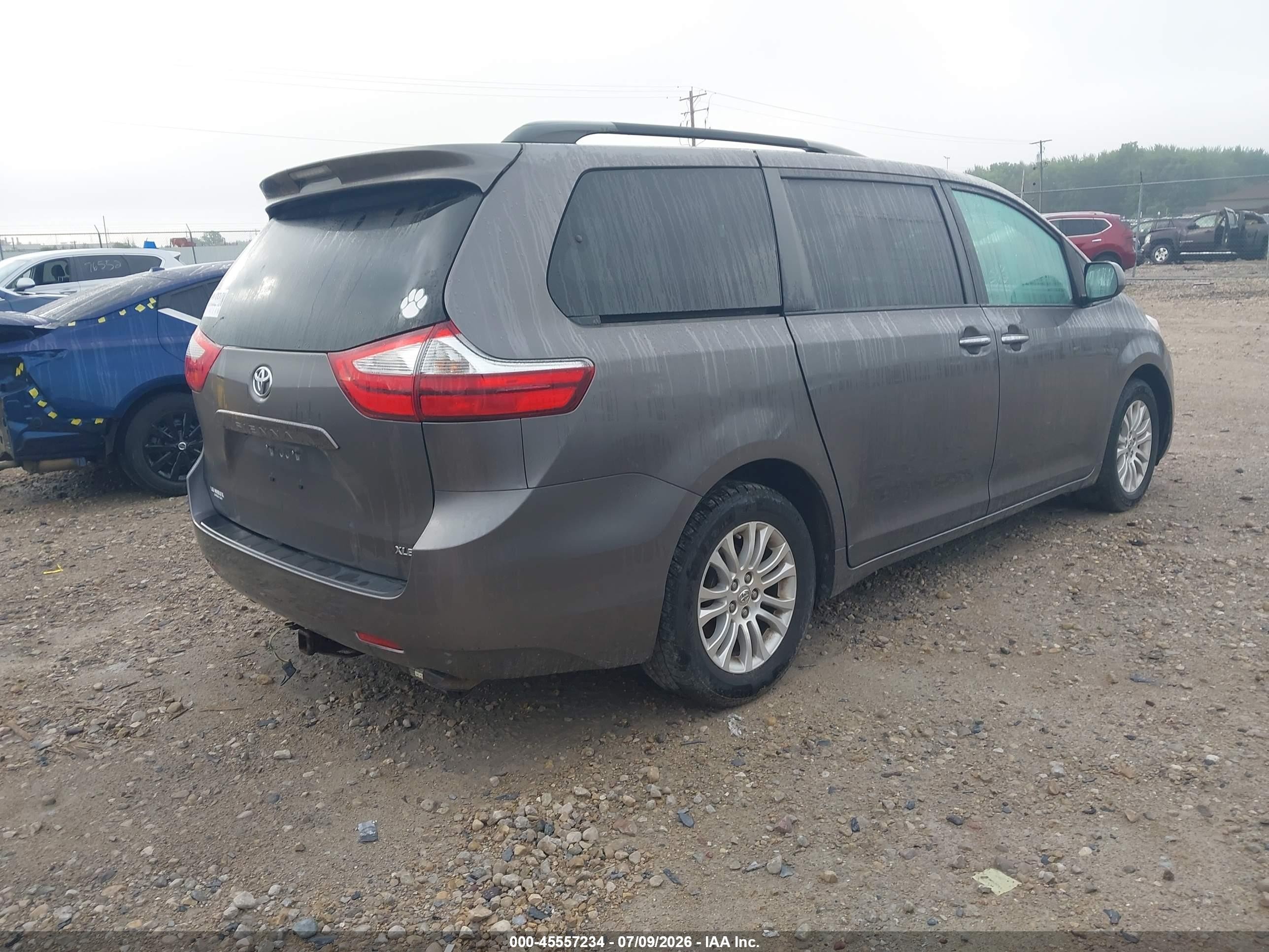 2015 Toyota Sienna Xle 8 Passenger Gray vin: 5TDYK3DC4FS599168