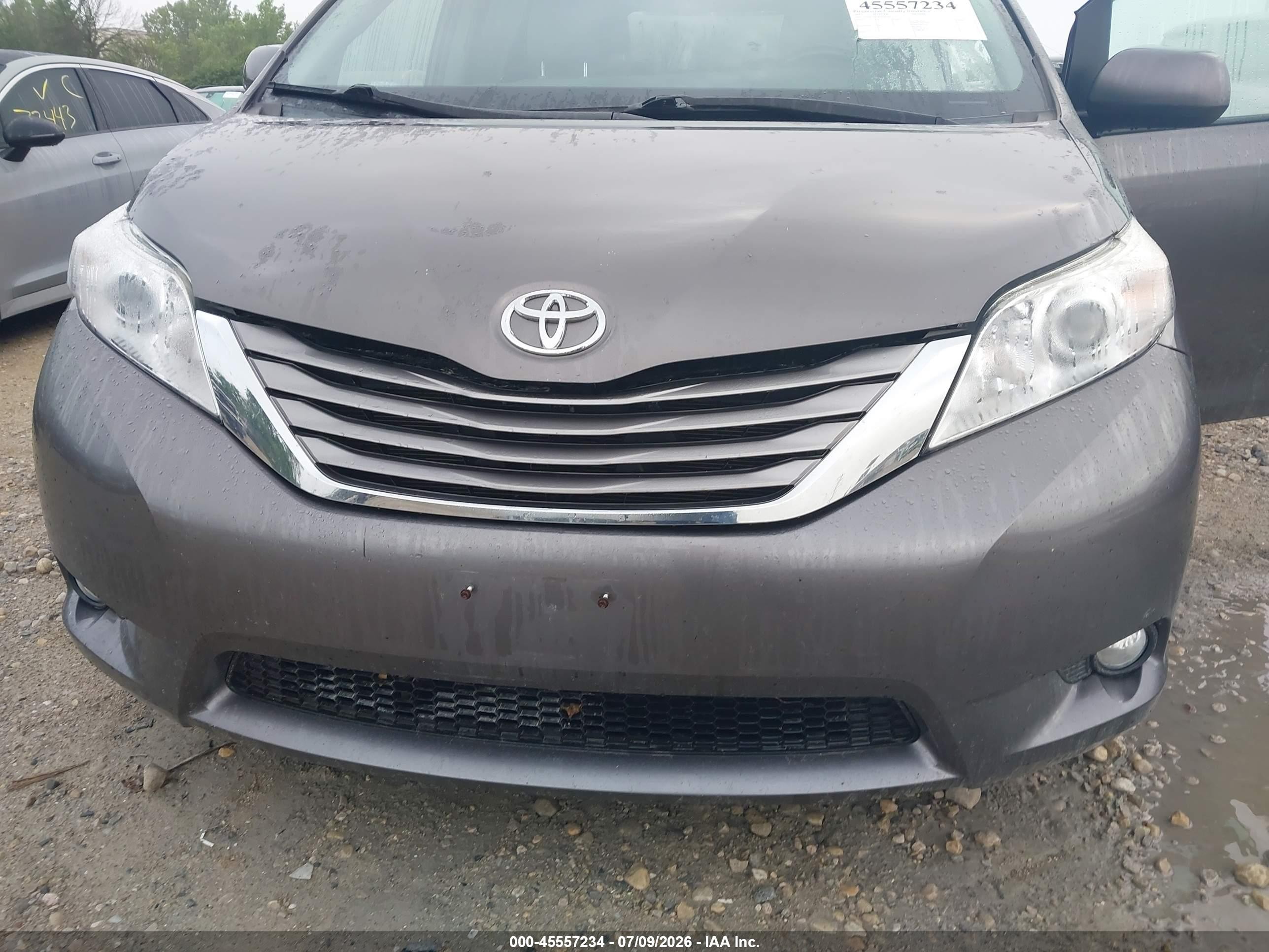 2015 Toyota Sienna Xle 8 Passenger Gray vin: 5TDYK3DC4FS599168