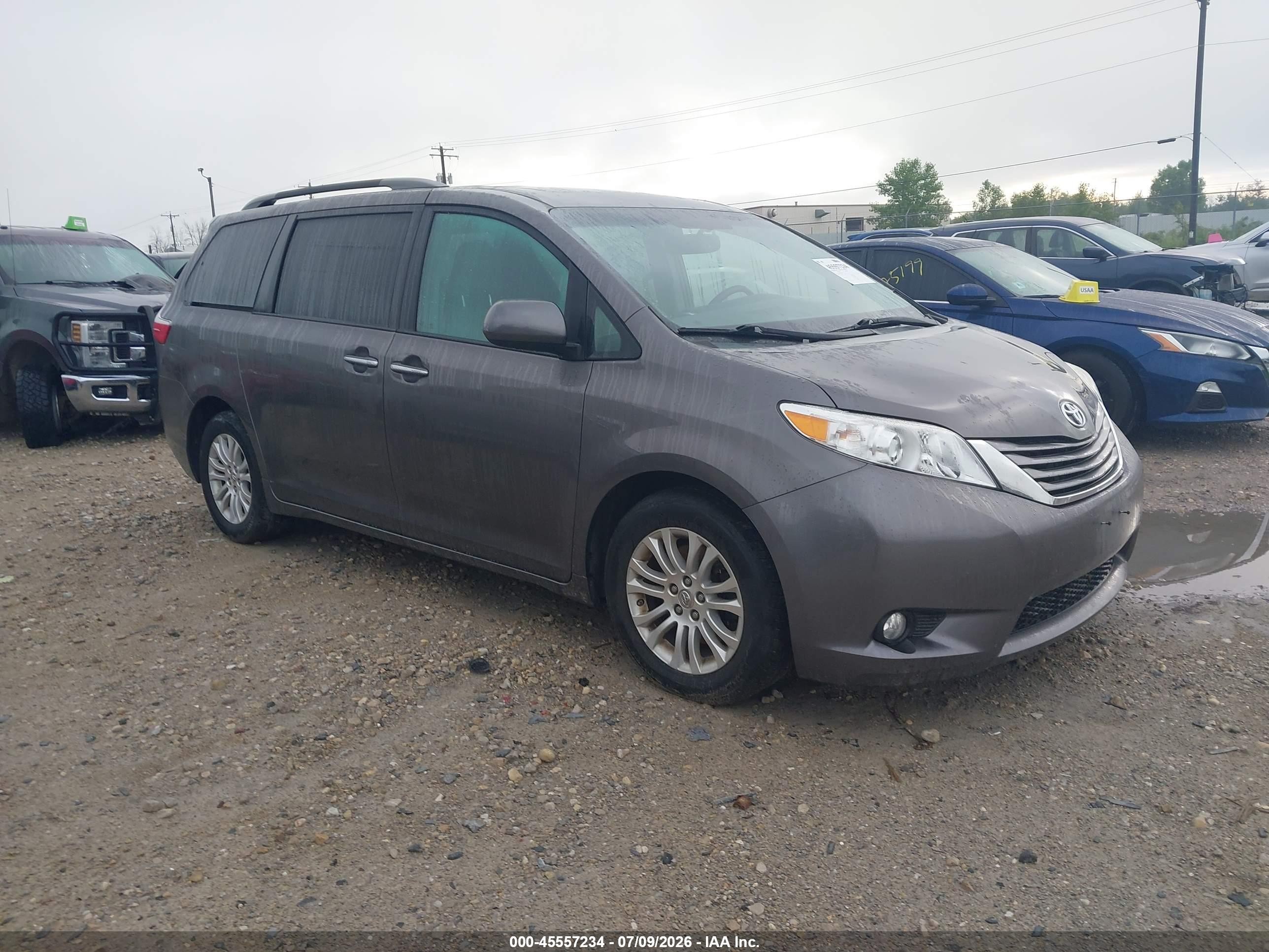 2015 Toyota Sienna Xle 8 Passenger Gray vin: 5TDYK3DC4FS599168