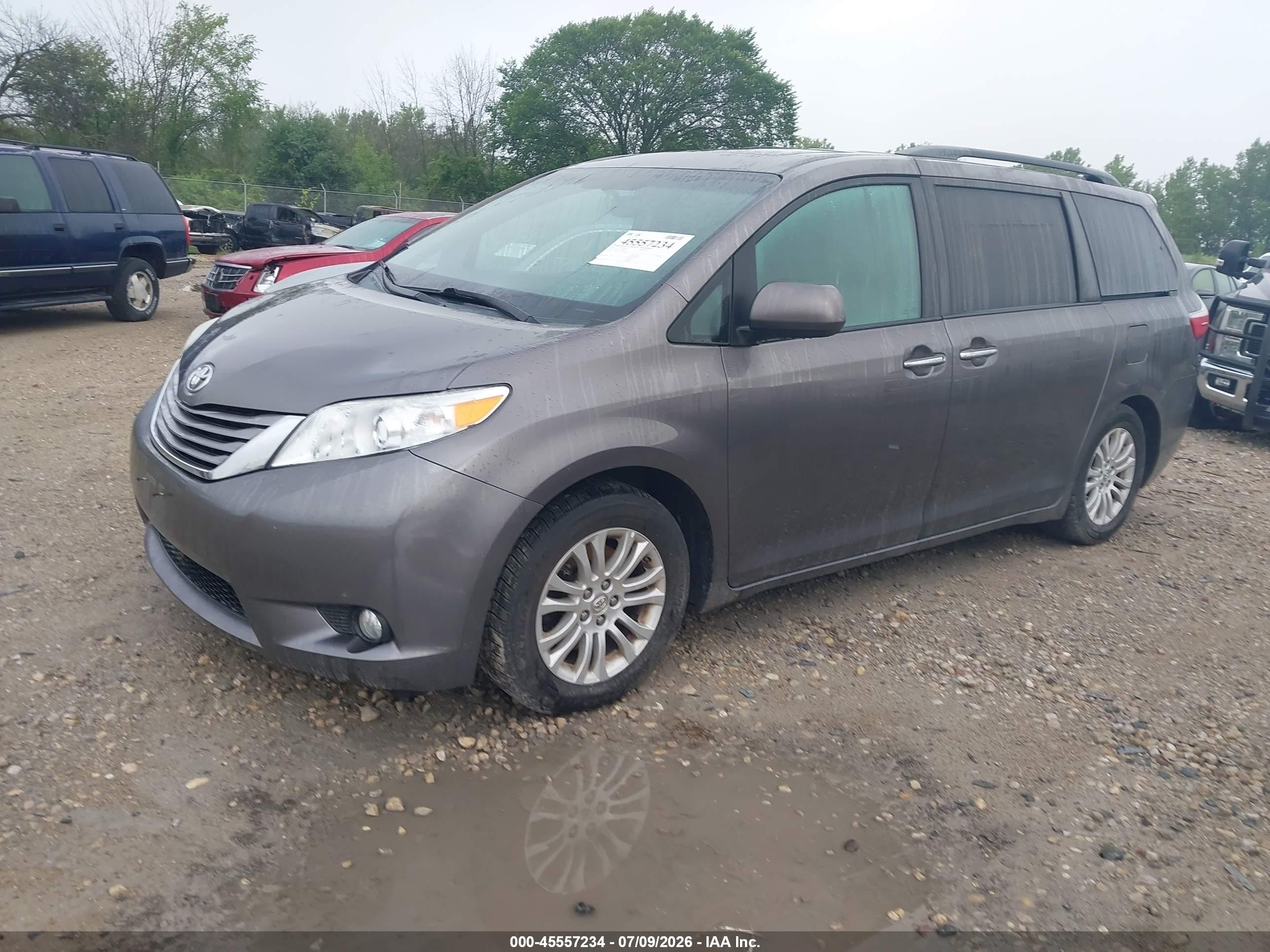2015 Toyota Sienna Xle 8 Passenger Gray vin: 5TDYK3DC4FS599168