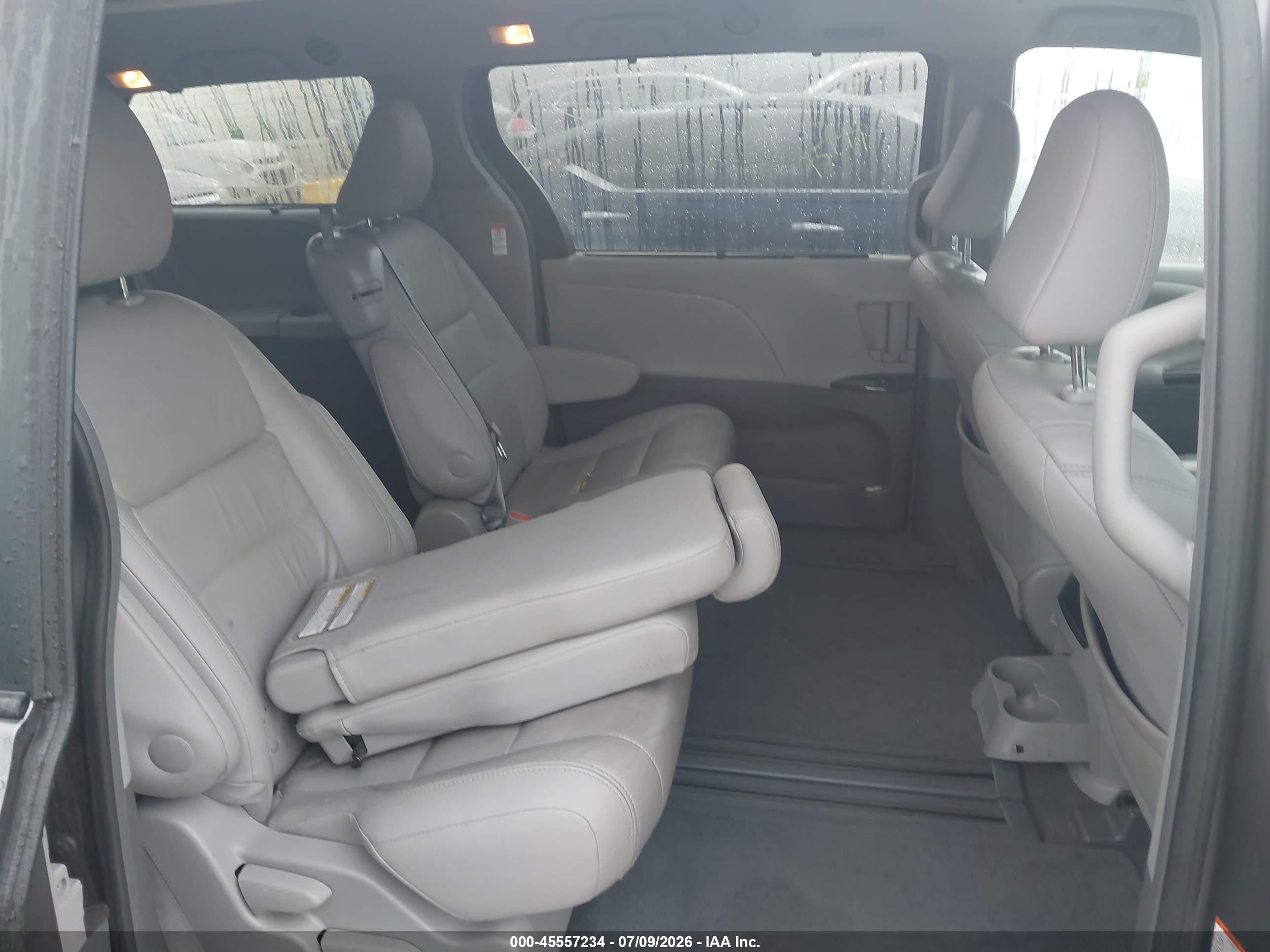 2015 Toyota Sienna Xle 8 Passenger Gray vin: 5TDYK3DC4FS599168