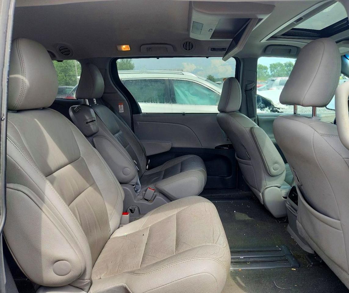 2015 Toyota Sienna Xle Premium 8-passenger Blue vin: 5TDYK3DC4FS609195
