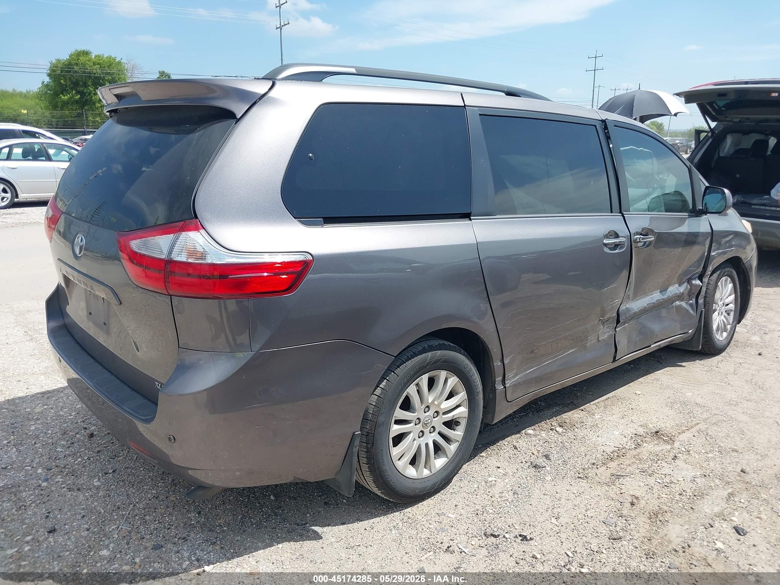 2015 Toyota Sienna Xle Premium 8 Passenger Gray vin: 5TDYK3DC4FS622531