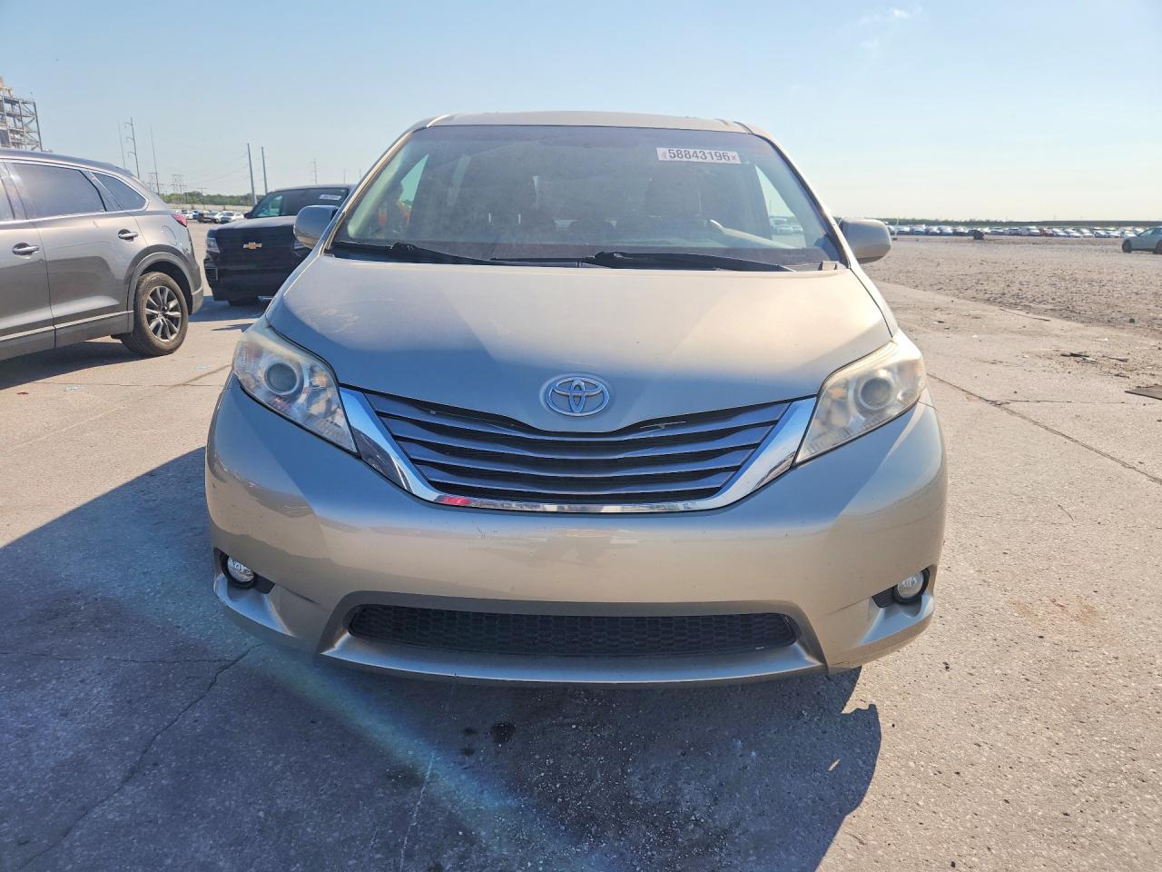 2015 Toyota Sienna Xle 8-passenger Tan vin: 5TDYK3DC4FS639765