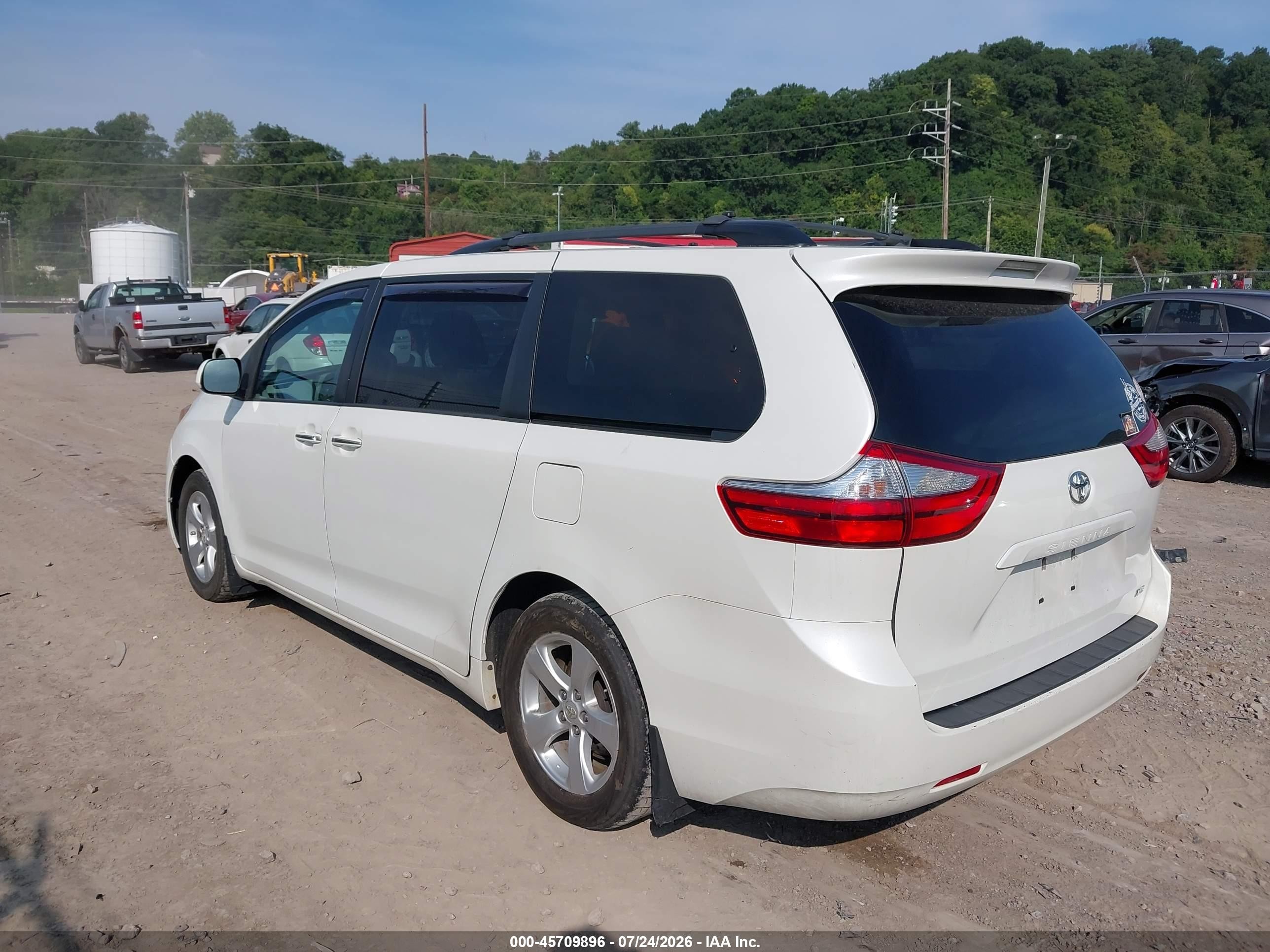 2015 Toyota Sienna Xle 8 Passenger White vin: 5TDYK3DC4FS645338