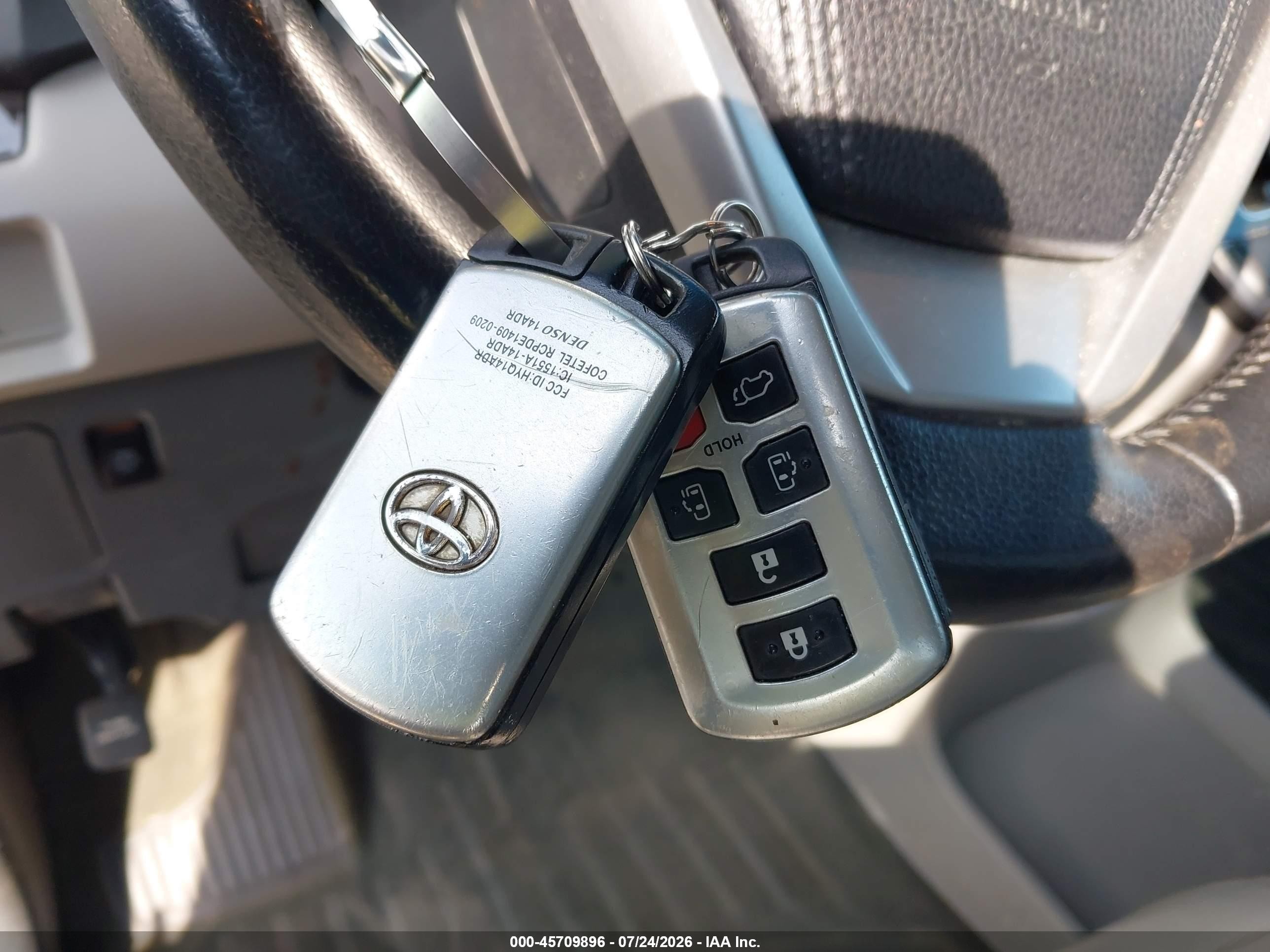 2015 Toyota Sienna Xle 8 Passenger White vin: 5TDYK3DC4FS645338