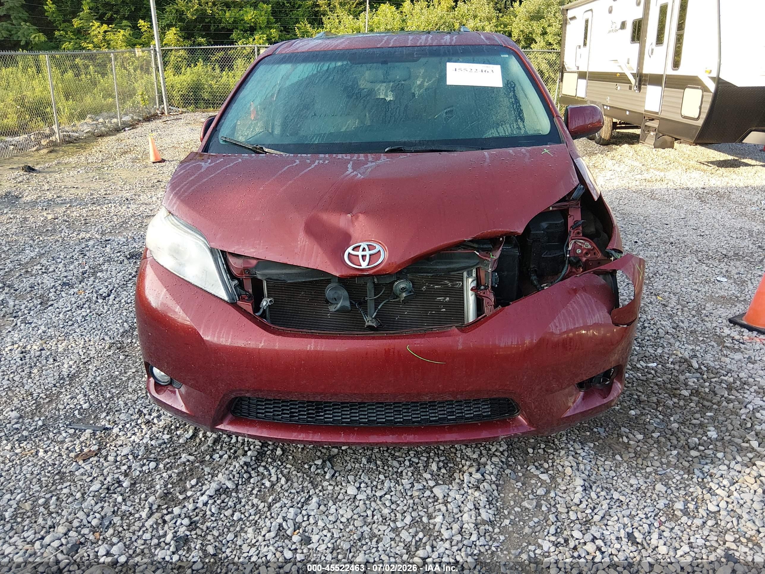 2015 Toyota Sienna Xle 8 Passenger Maroon vin: 5TDYK3DC4FS657716