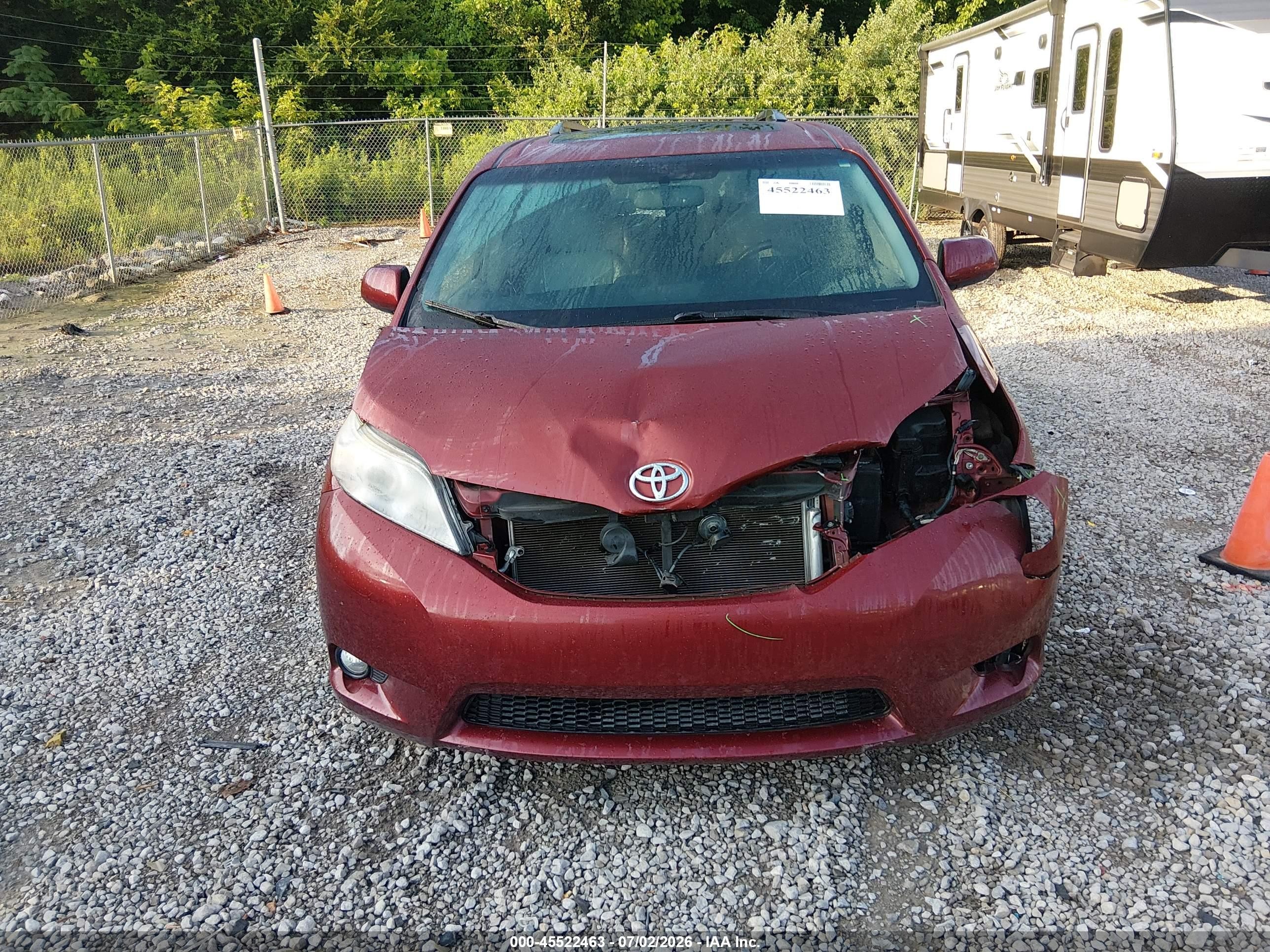 2015 Toyota Sienna Xle 8 Passenger Maroon vin: 5TDYK3DC4FS657716