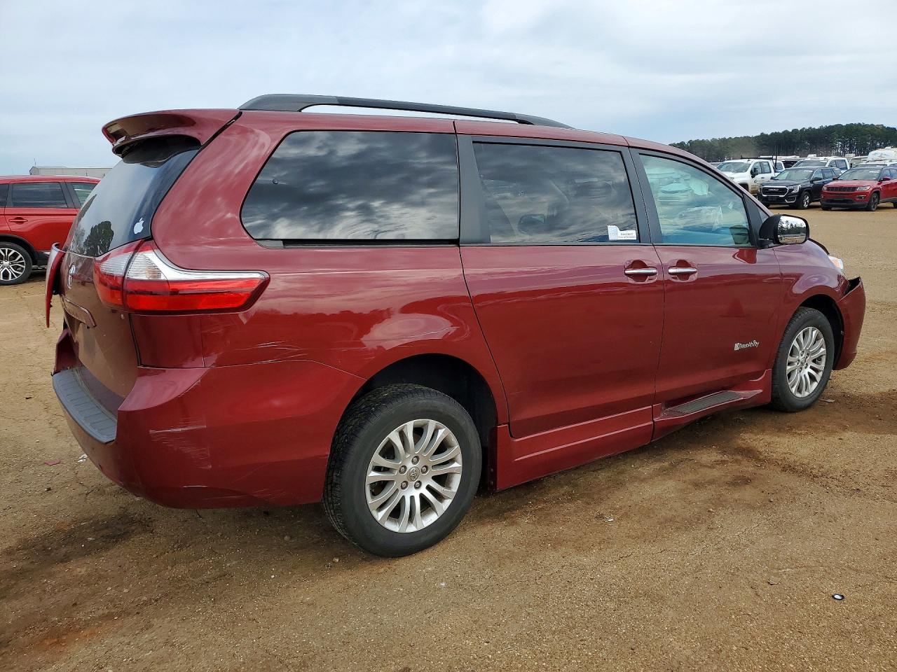 2016 Toyota Sienna Xle Бордовый vin: 5TDYK3DC4GS703112