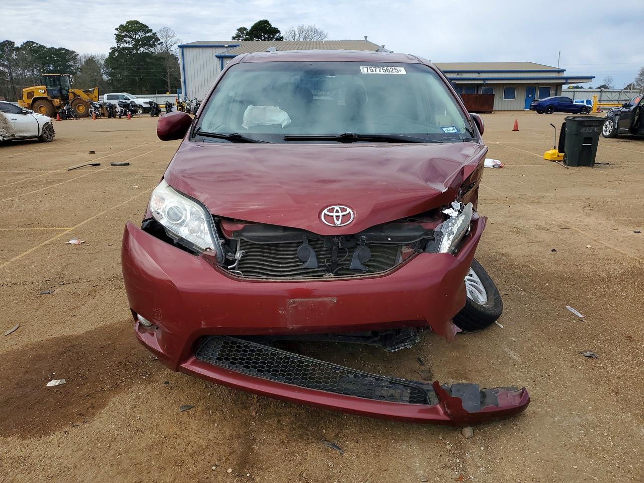 2016 Toyota Sienna Xle Бордовый vin: 5TDYK3DC4GS703112