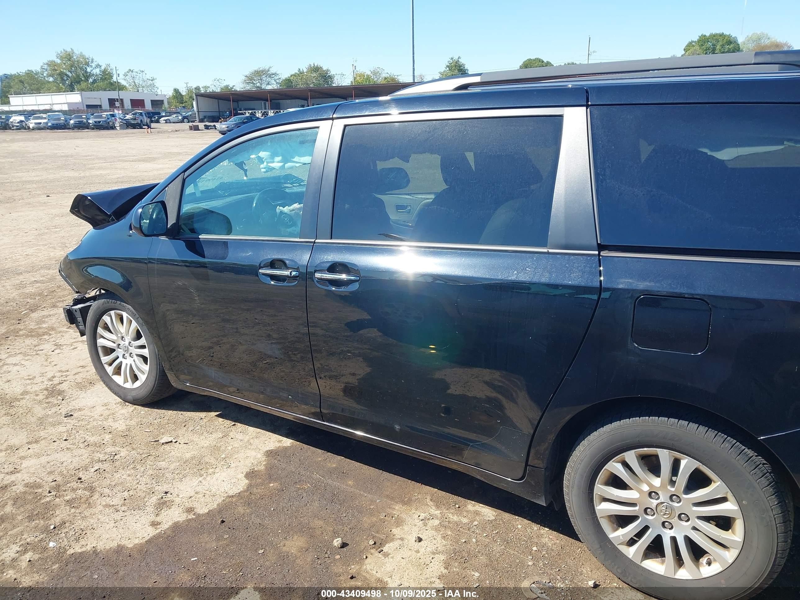 2016 Toyota Sienna Xle/limited Black vin: 5TDYK3DC4GS720265